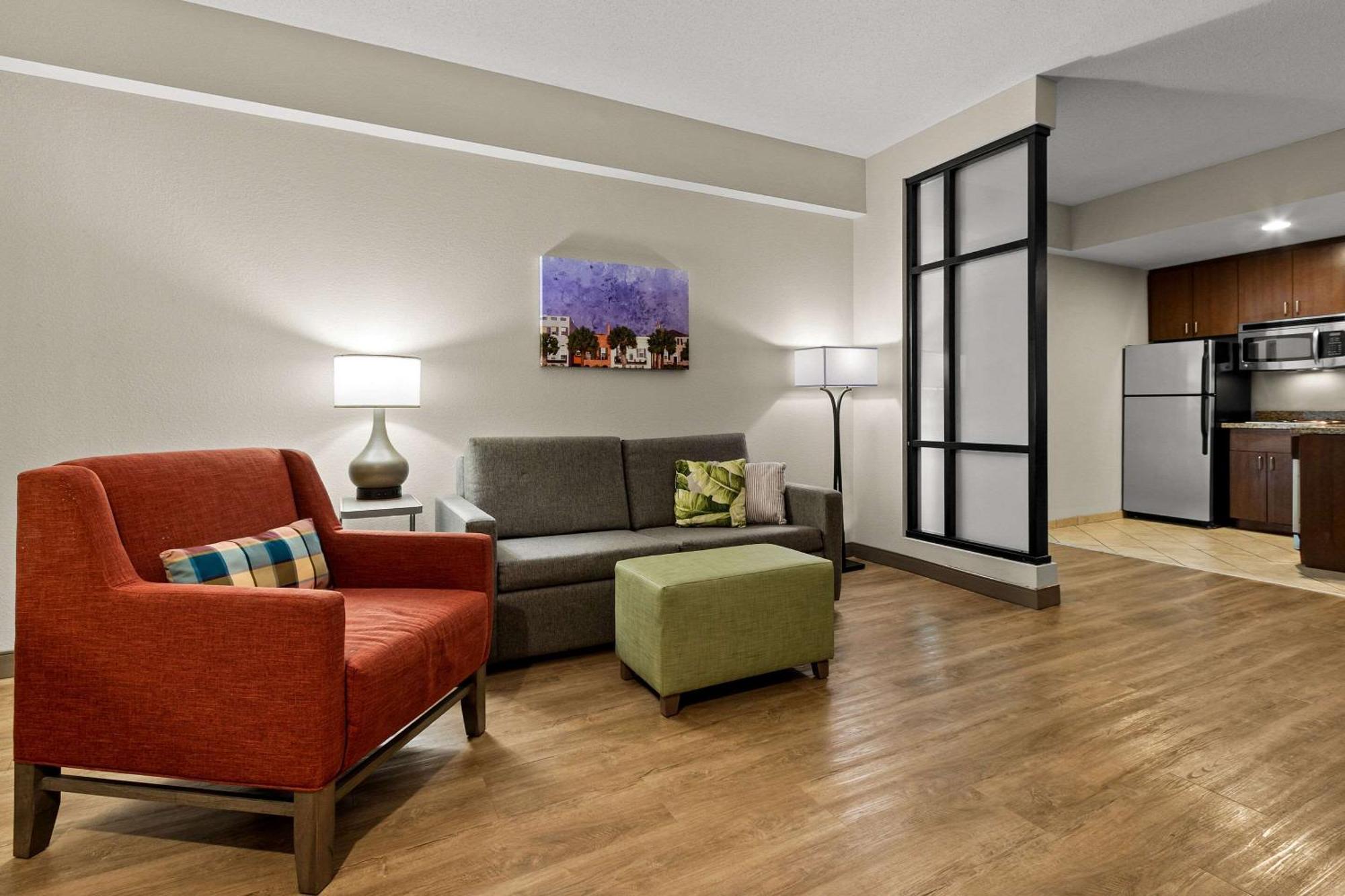Comfort West Ashley Hotel 3*