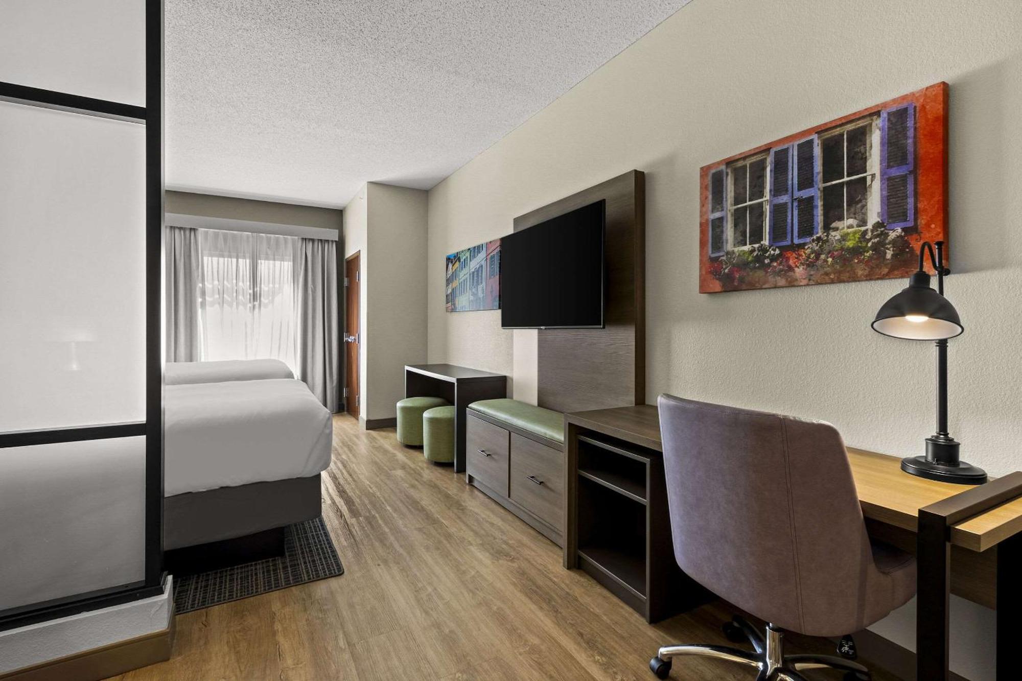 Comfort West Ashley Hotel