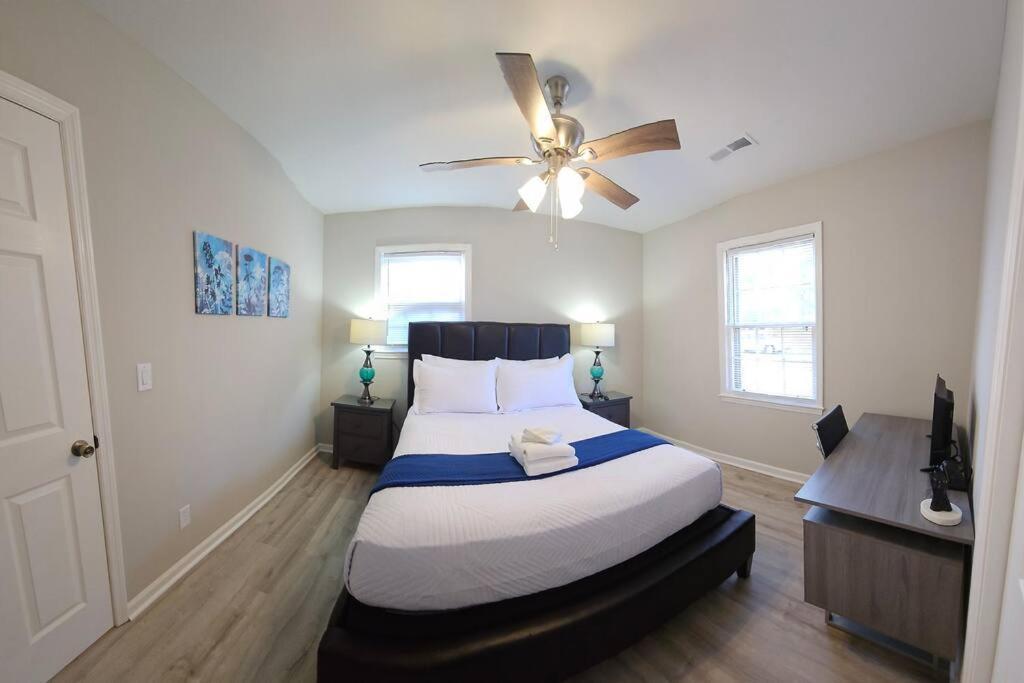 Chic Oasis: 3br, 2ba, Private Deck Villa