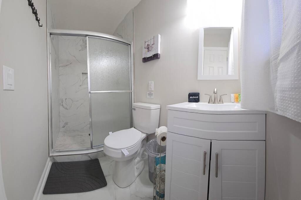 Chic Oasis: 3br, 2ba, Private Deck * Charleston