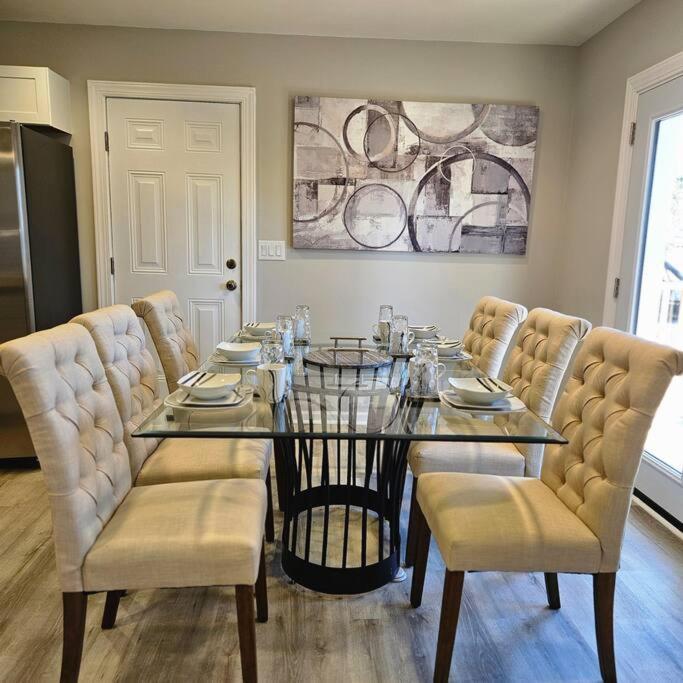 Chic Oasis: 3br, 2ba, Private Deck Charleston