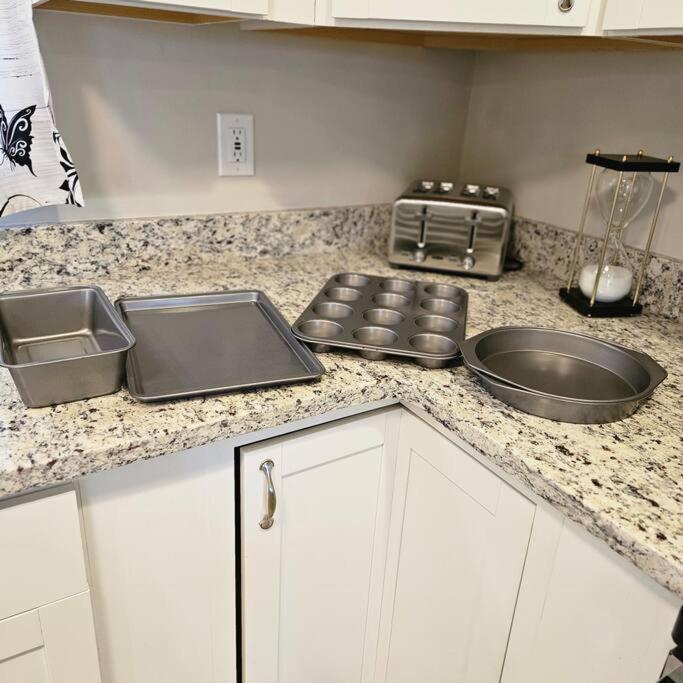 Chic Oasis: 3br, 2ba, Private Deck Villa