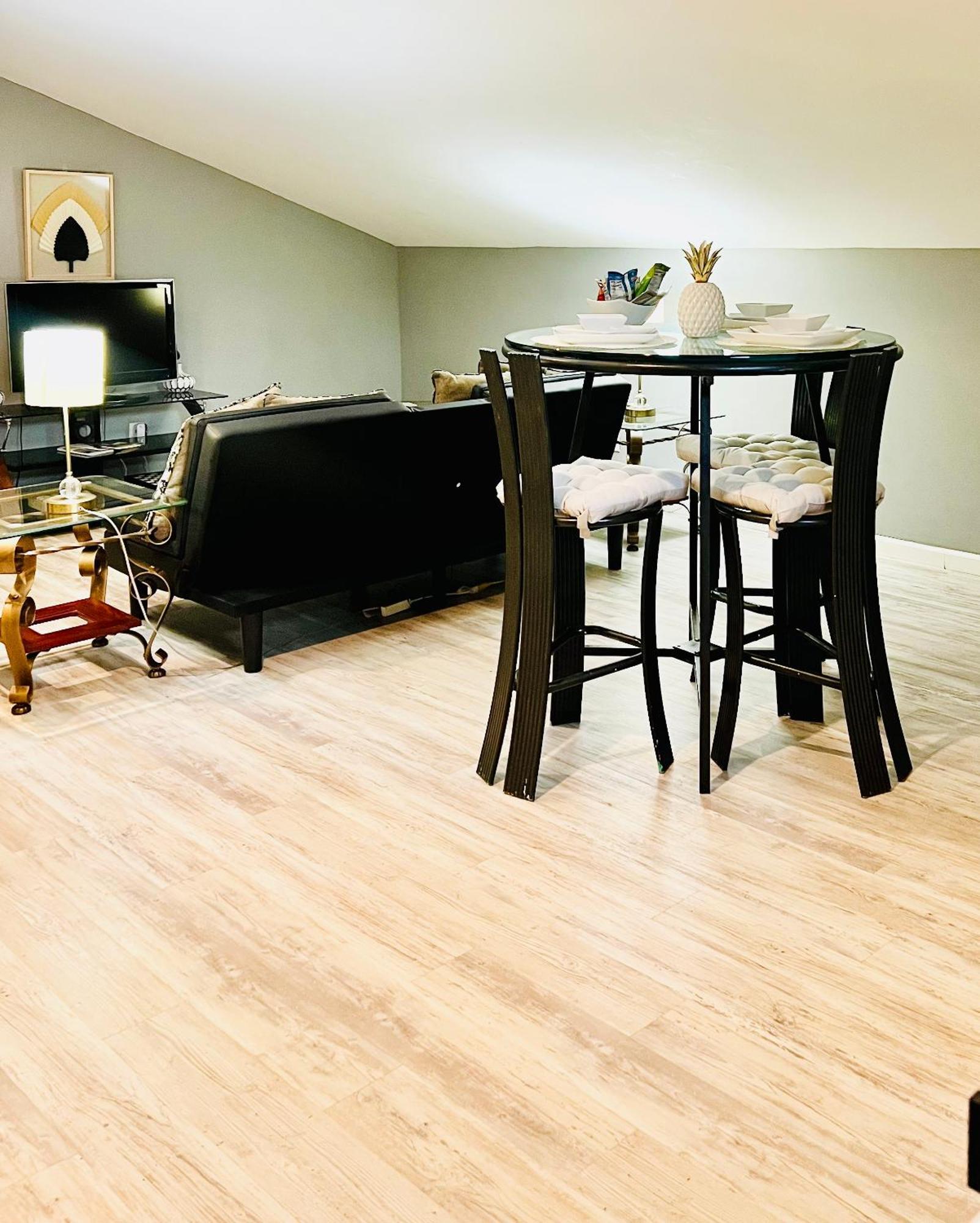 Loft Guest 1 Bedroom * Charleston