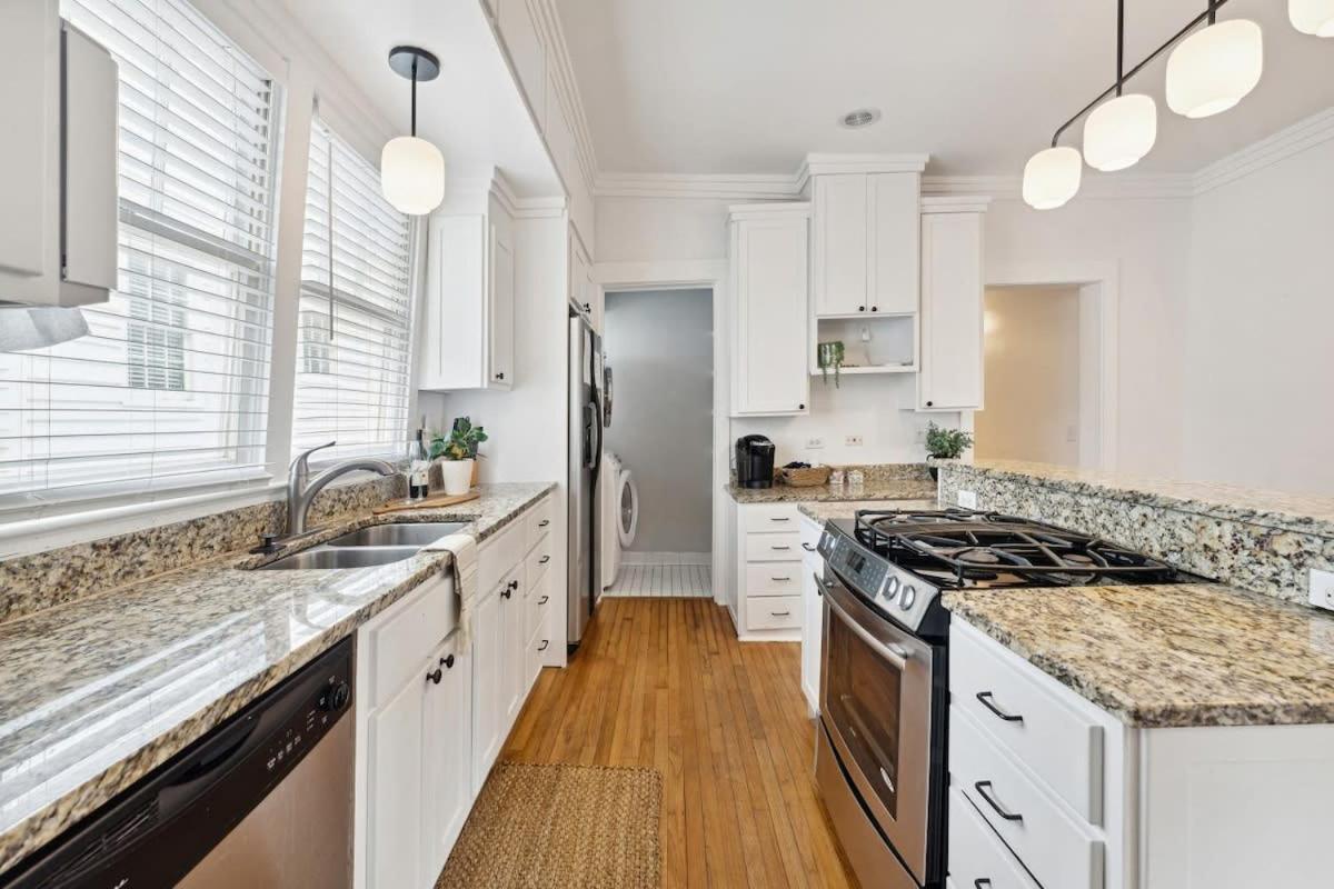 Downtown 3 Bedroom With Tons Of Natural Light Charleston