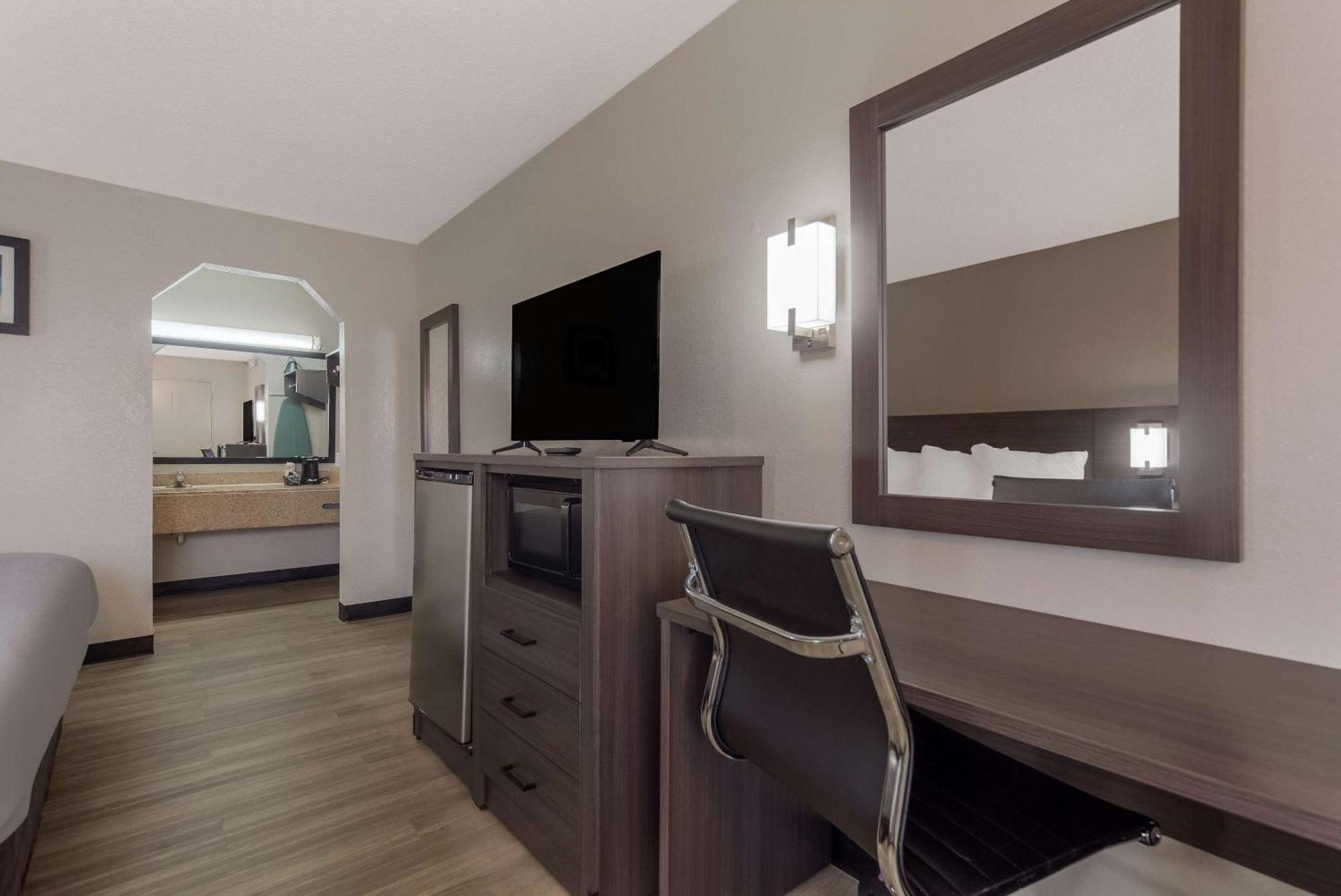 Quality - West Ashley Inn 2*