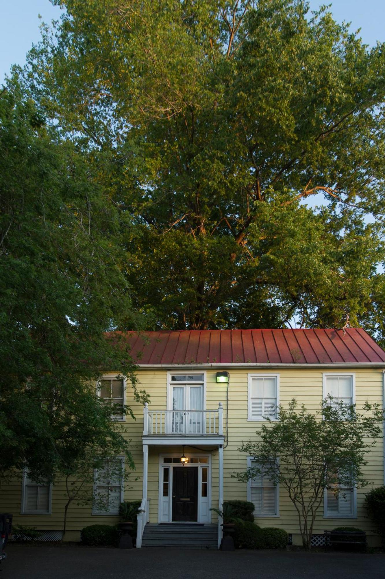 Barksdale House 3*