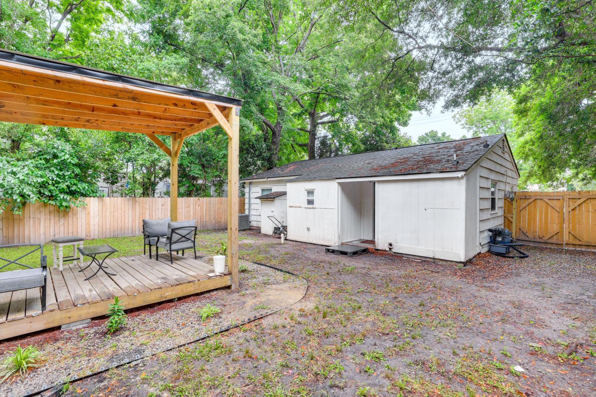 Holiday home Serene Near Airport Pets Welcome!