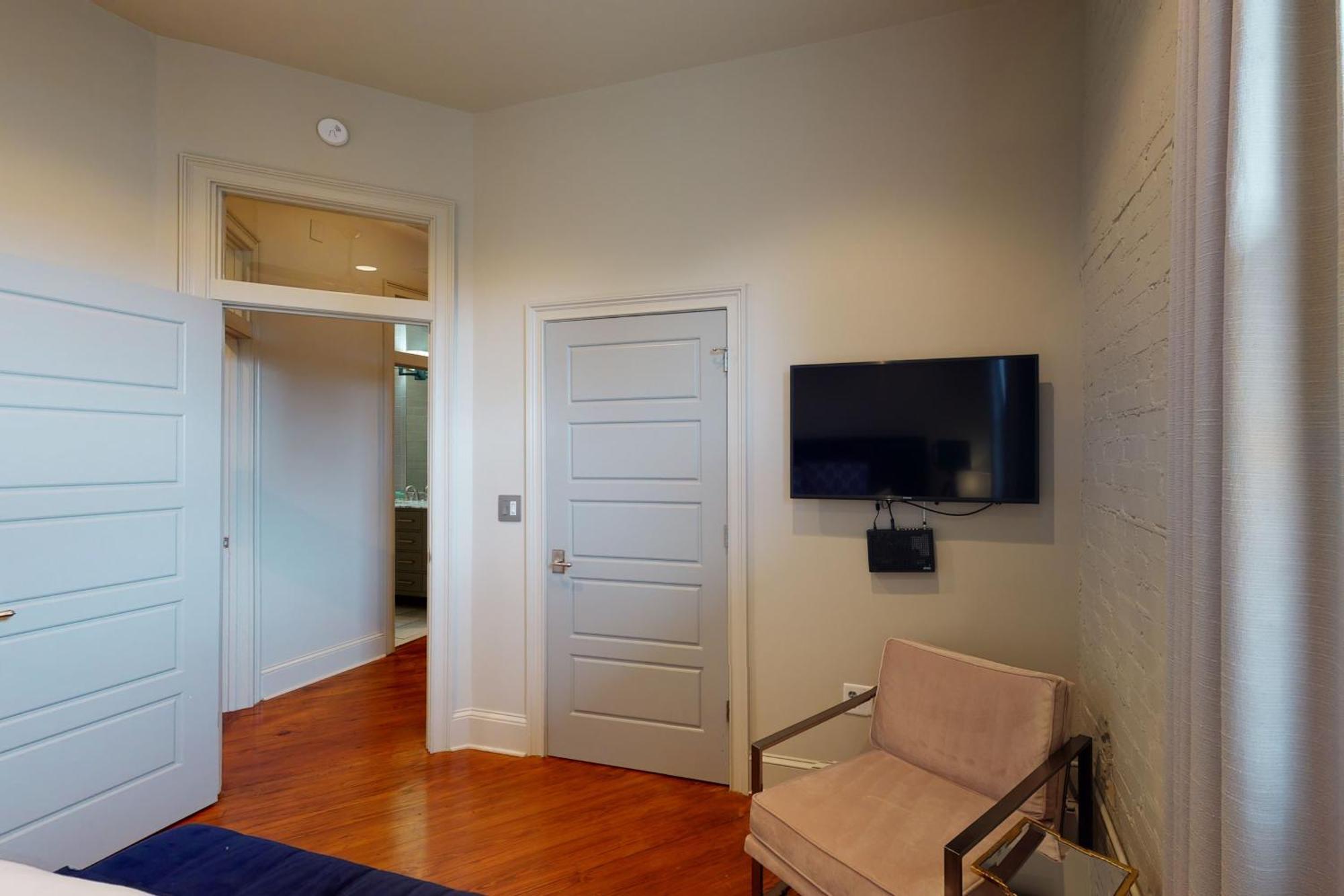 563 King Holiday home *