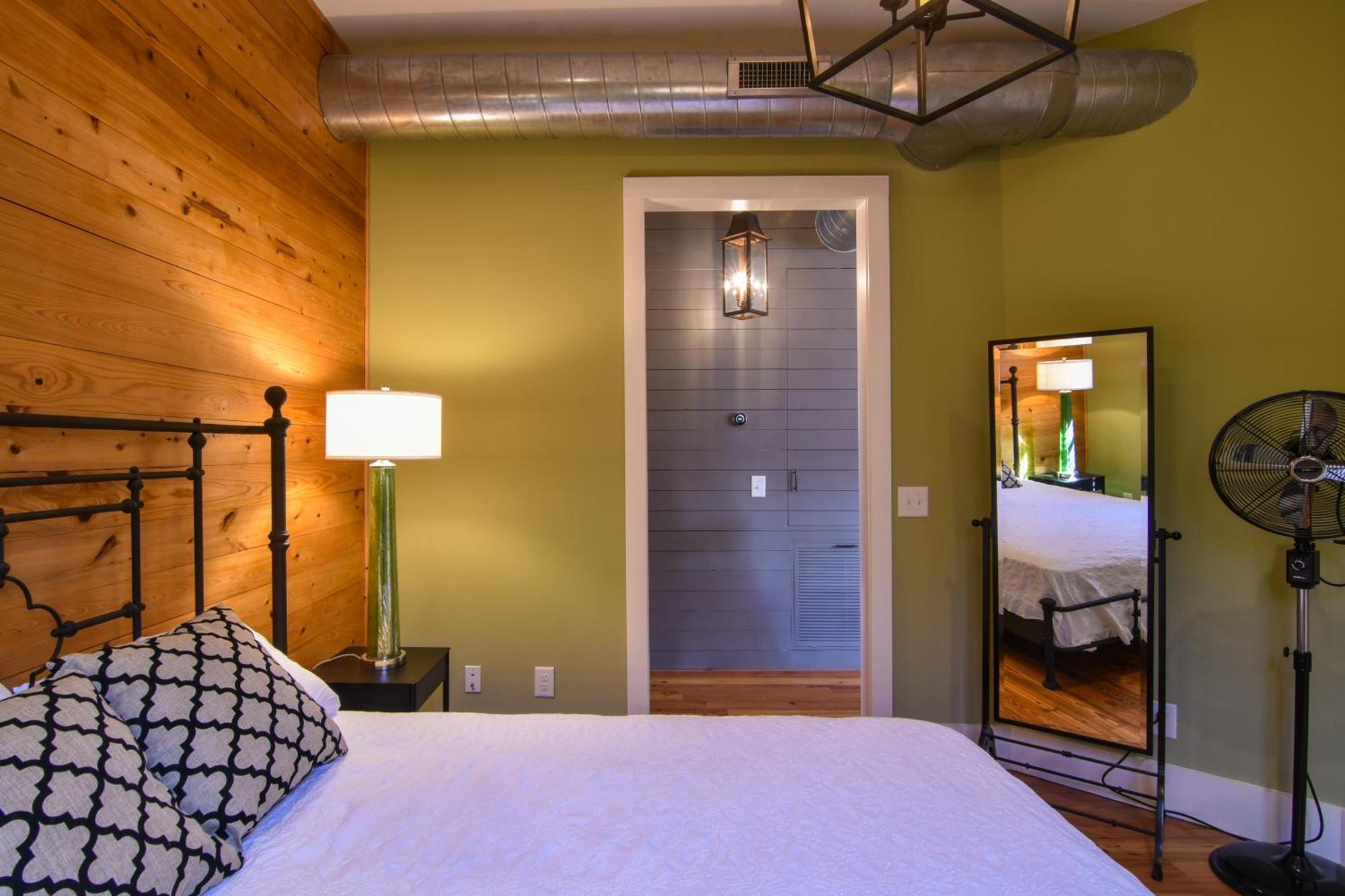 The Charlestonian Charleston