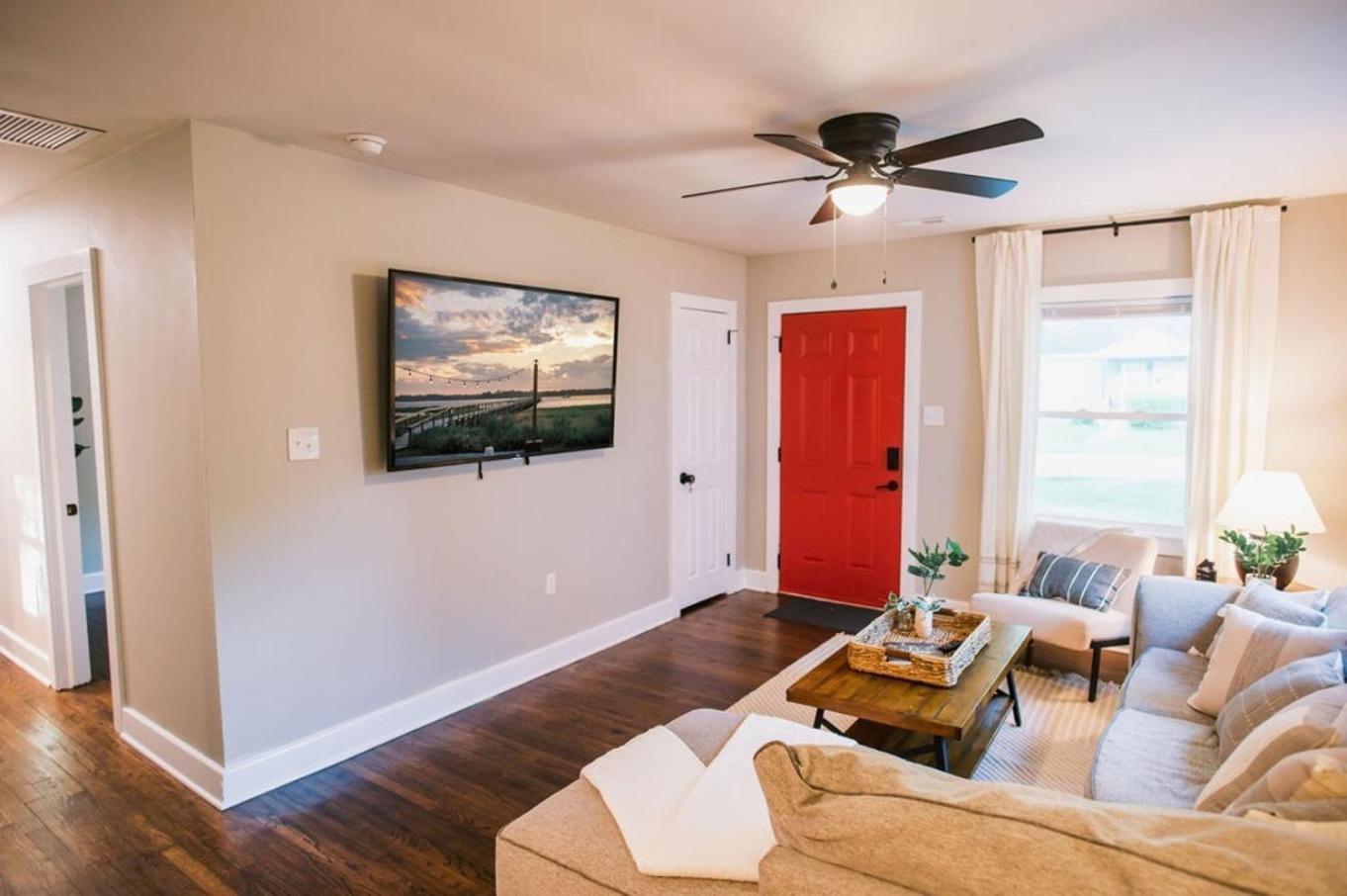 Holiday home Convenient To Park Circle And Downtown *