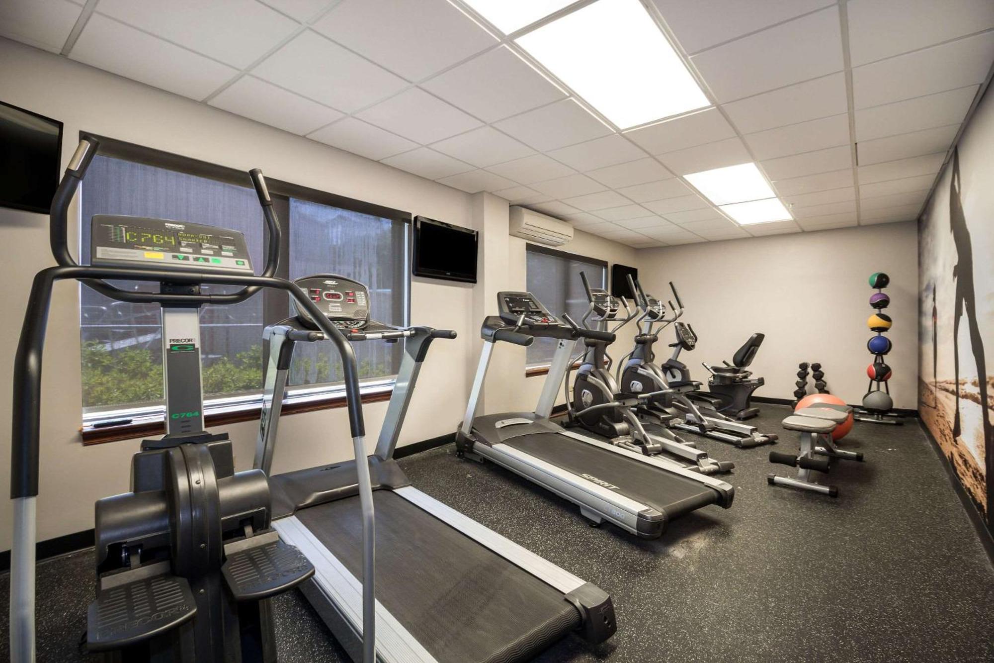 Clarion Pointe - West Ashley 2*