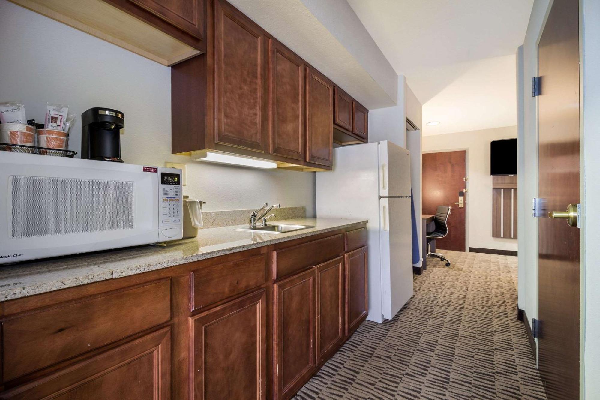 Clarion Pointe - West Ashley 2* Charleston