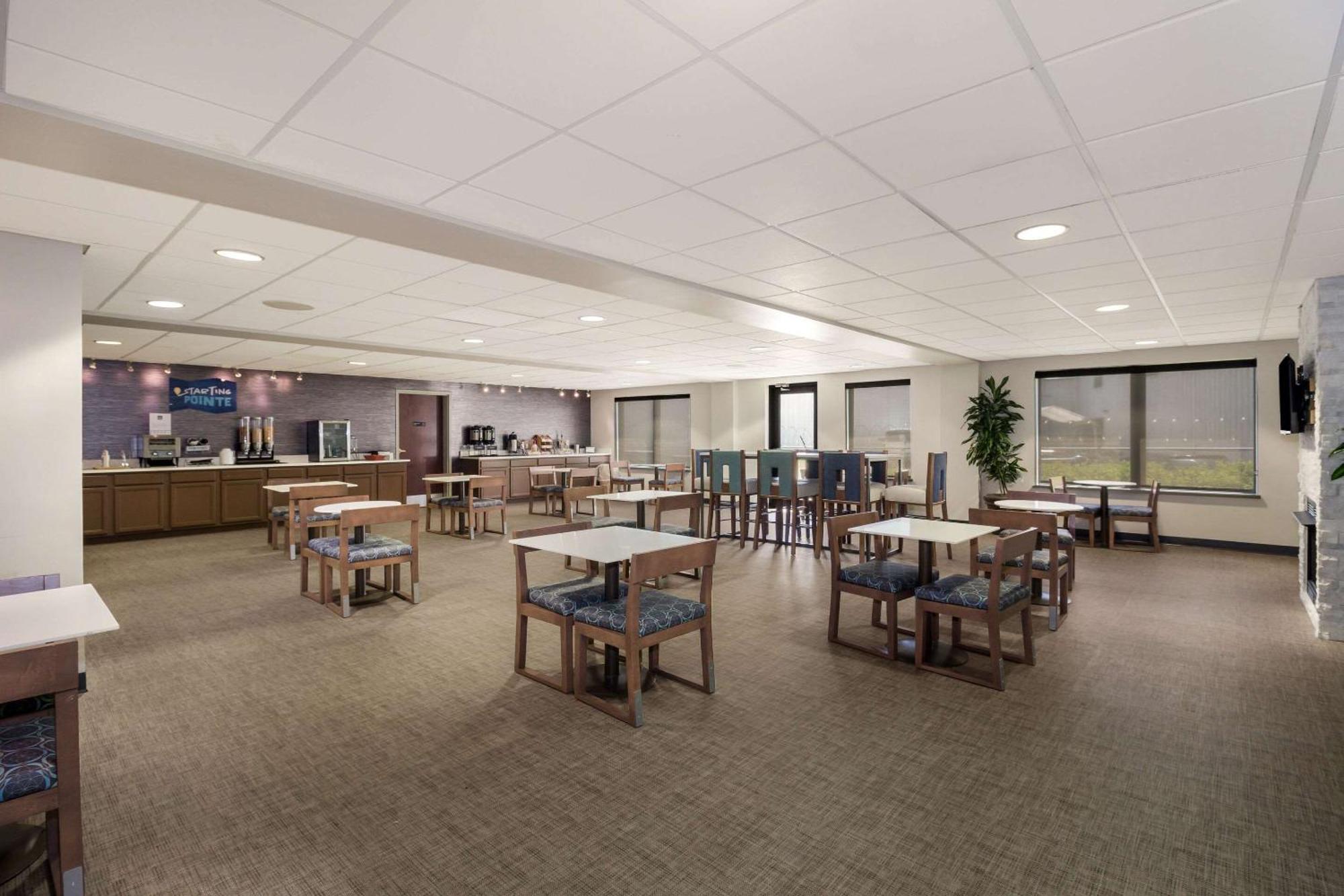 Clarion Pointe - West Ashley Hotel Charleston