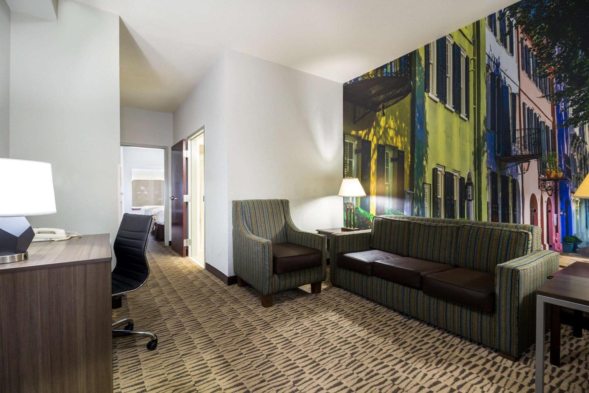 Hotel Clarion Pointe - West Ashley