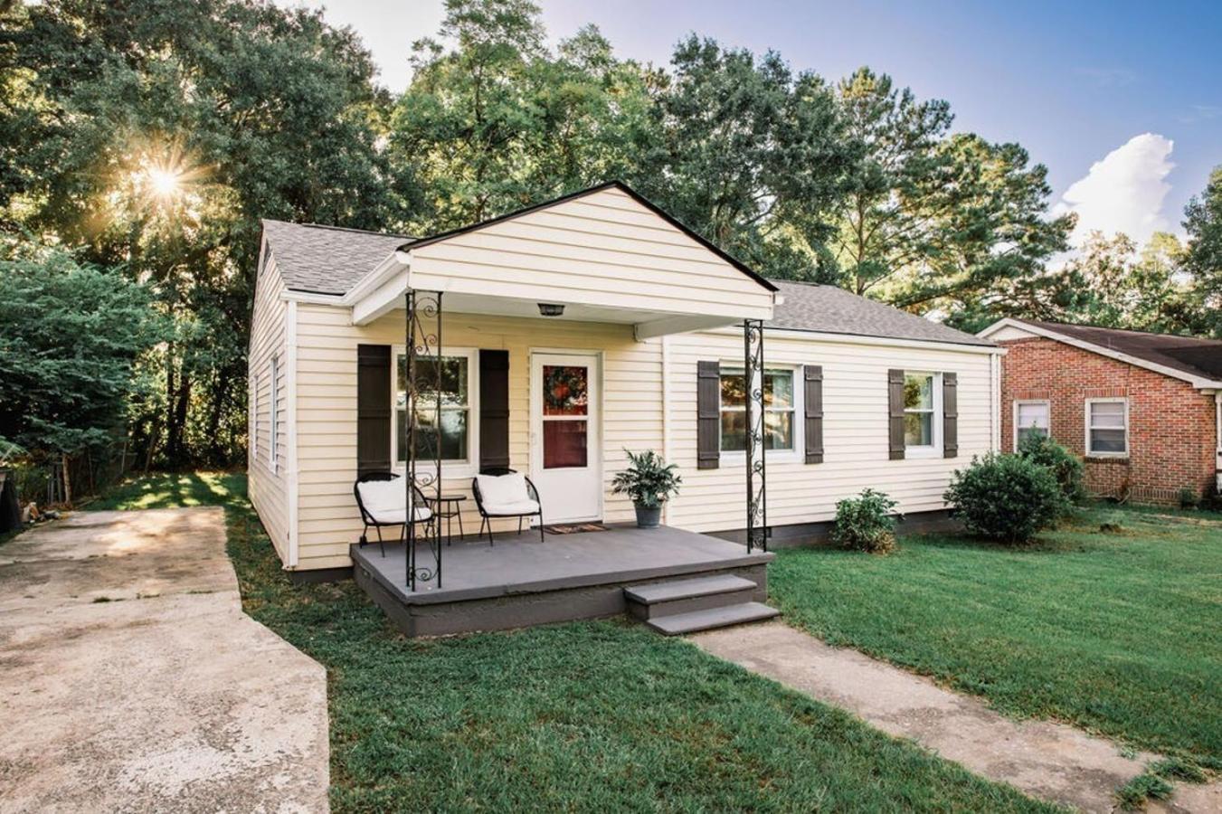 Holiday home Convenient To Park Circle And Downtown *