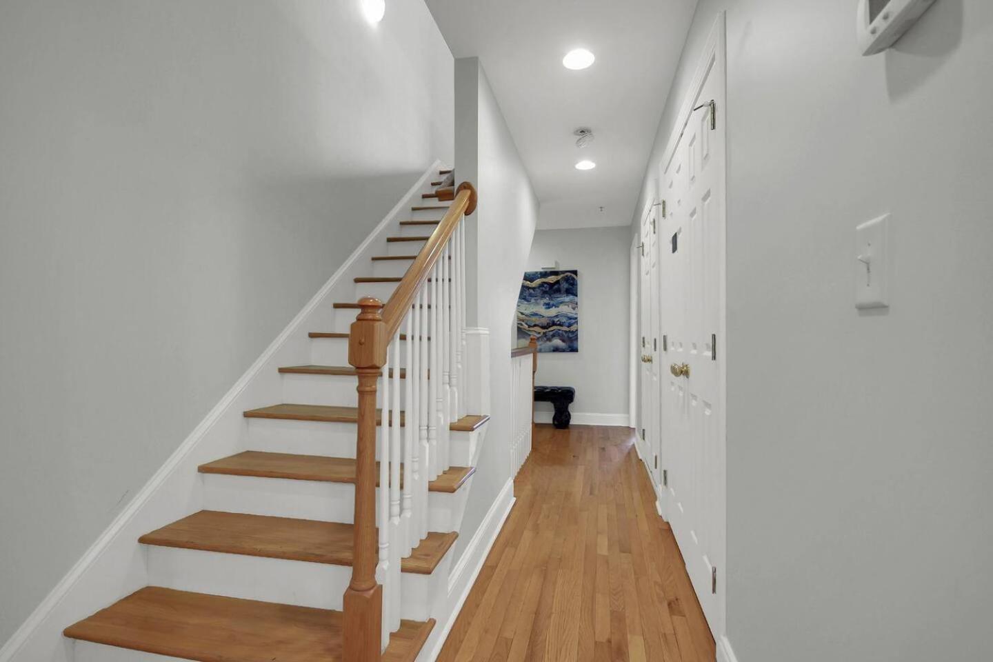 Lakefront 3br Townhome W Stunning Views! *