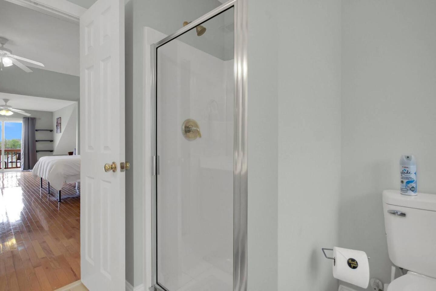Holiday home Lakefront 3br Townhome W Stunning Views! Charleston
