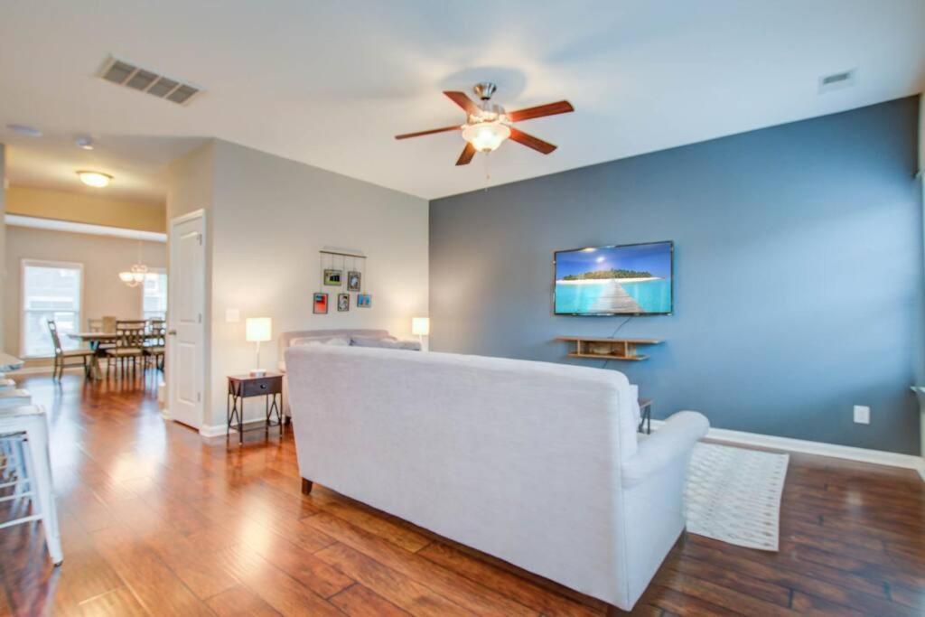 Sweet In Charleston! 3br Full Amenities * Charleston