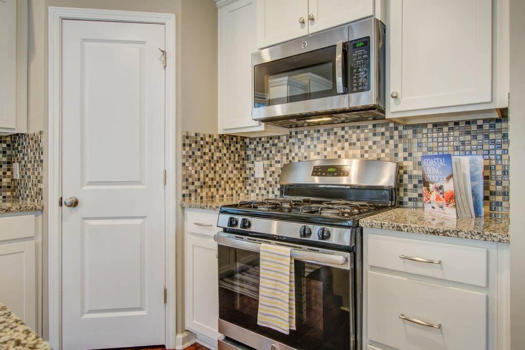 Sweet In Charleston! 3br Full Amenities Charleston