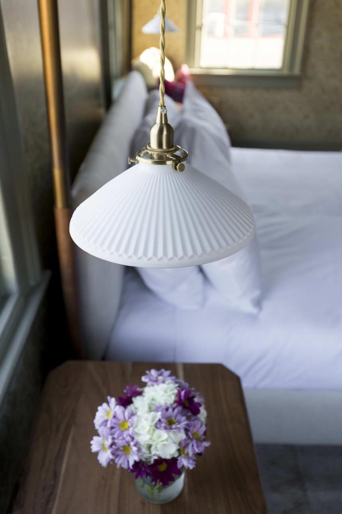 Veranda King - Walk To King Bed & Breakfast *