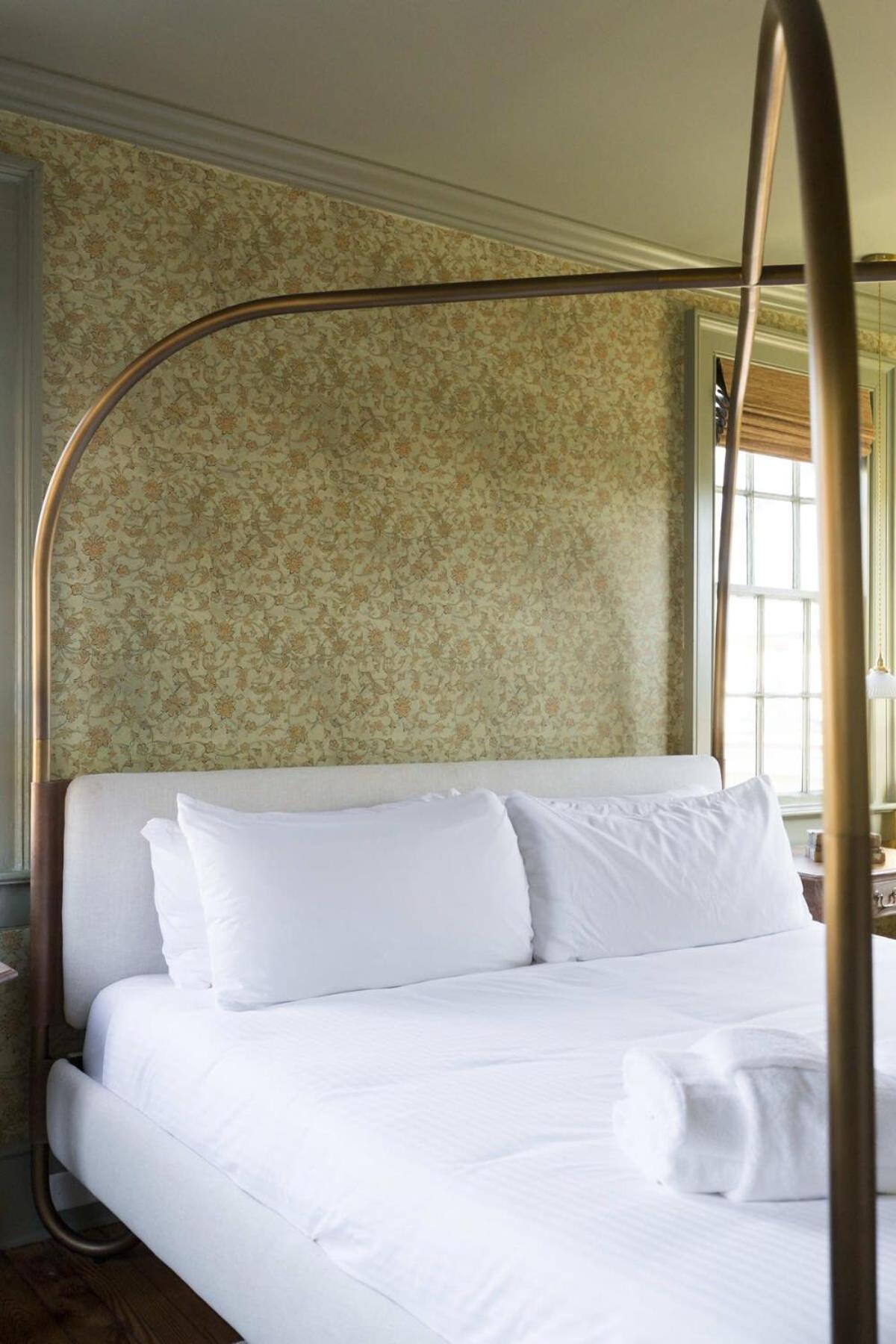 Veranda King - Walk To King Bed & Breakfast Charleston