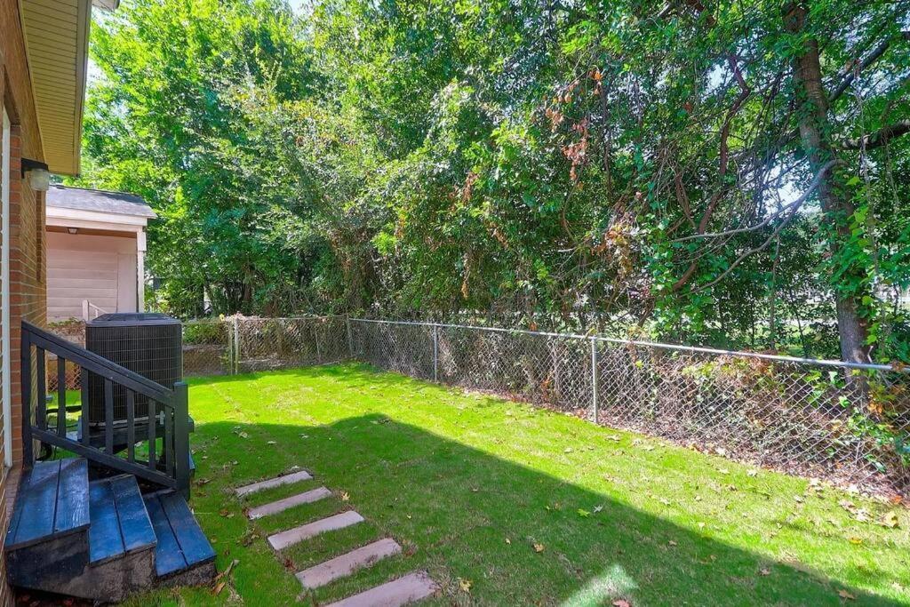 Holiday home Madrona's Park Circle Place- Fenced & Convenient