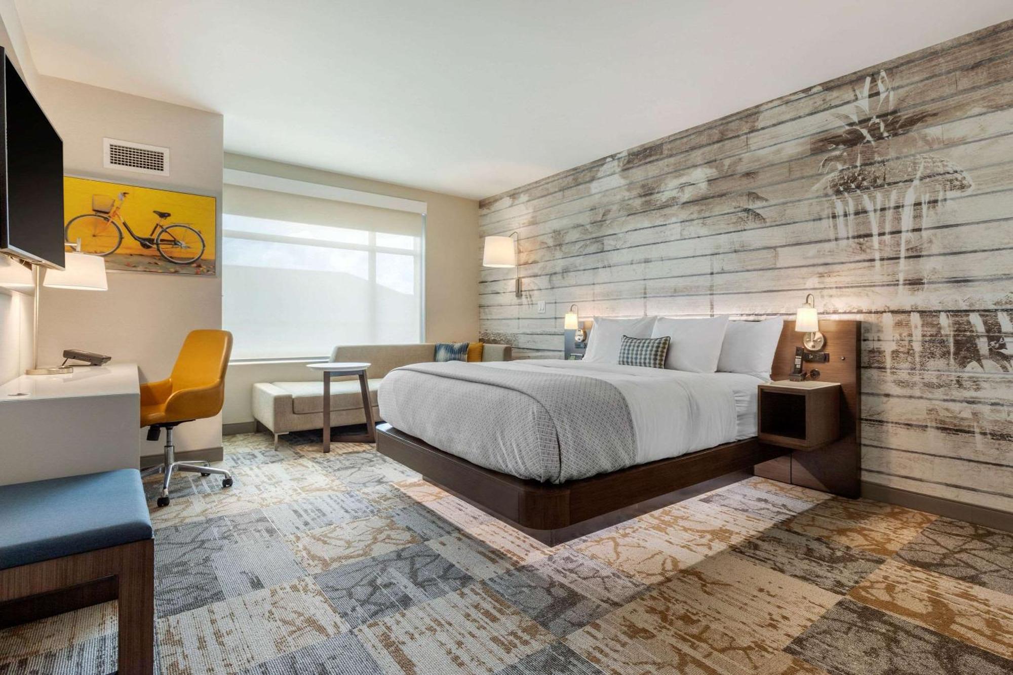 Cambria Riverview Hotel Charleston
