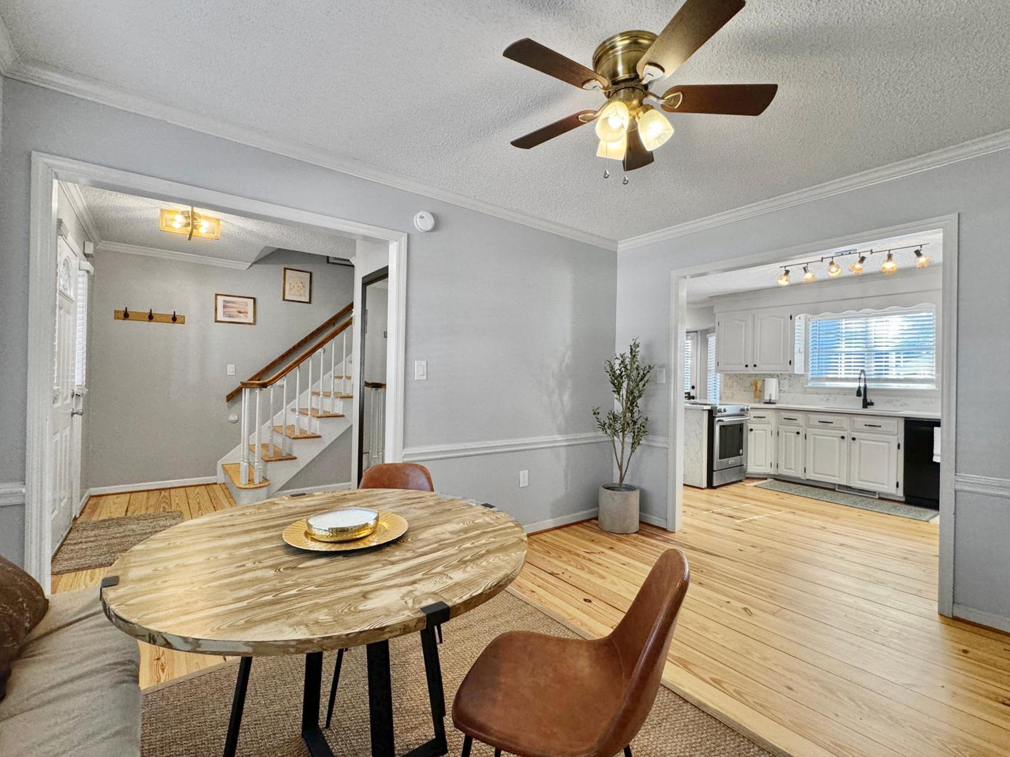 Cozy Away From - Pet-friendly, King Bed *