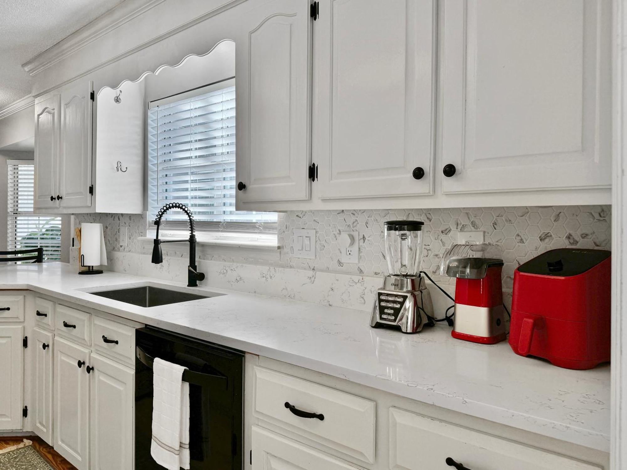 Cozy Away From - Pet-friendly, King Bed Holiday home *
