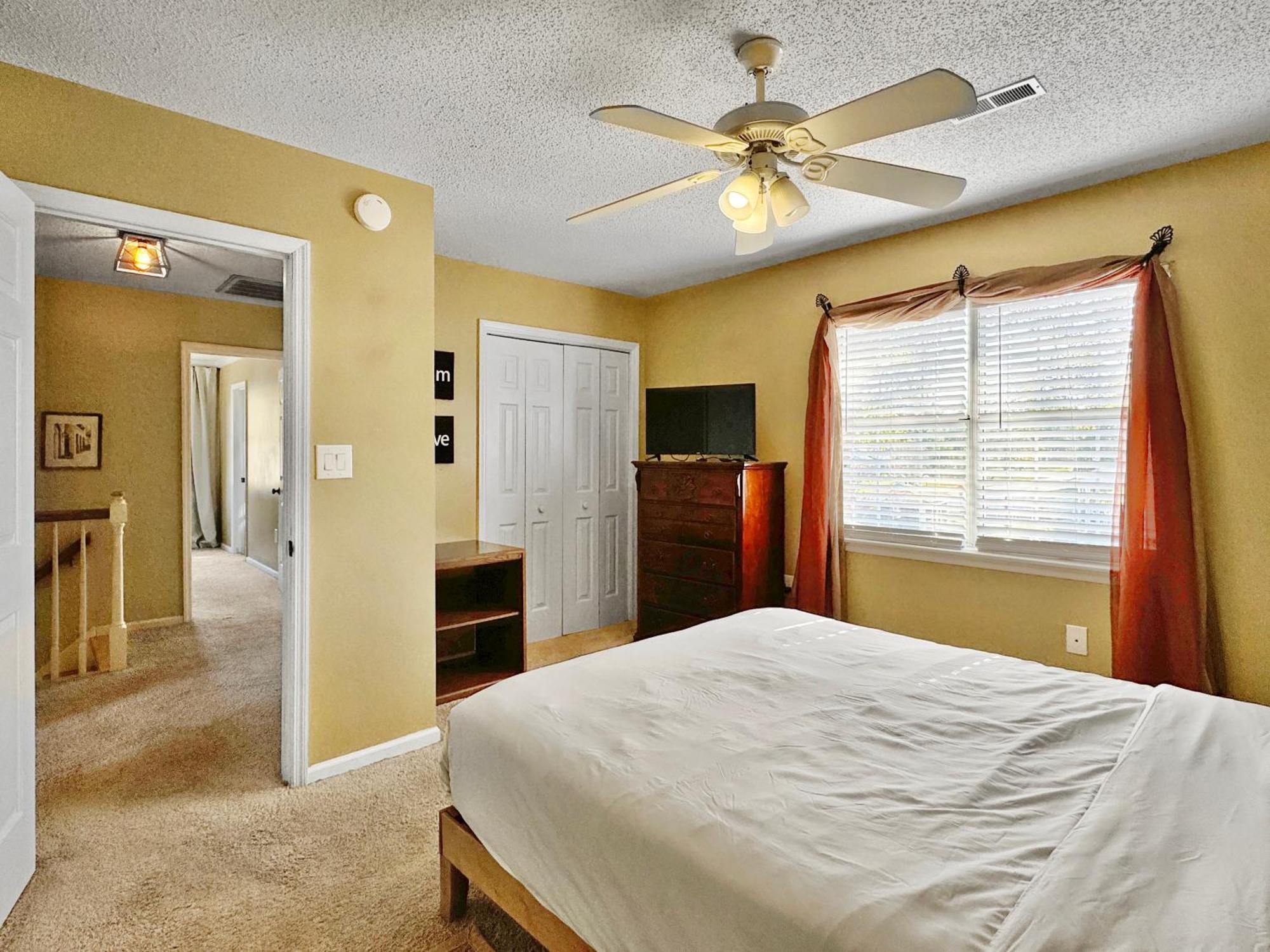 Cozy Away From - Pet-friendly, King Bed