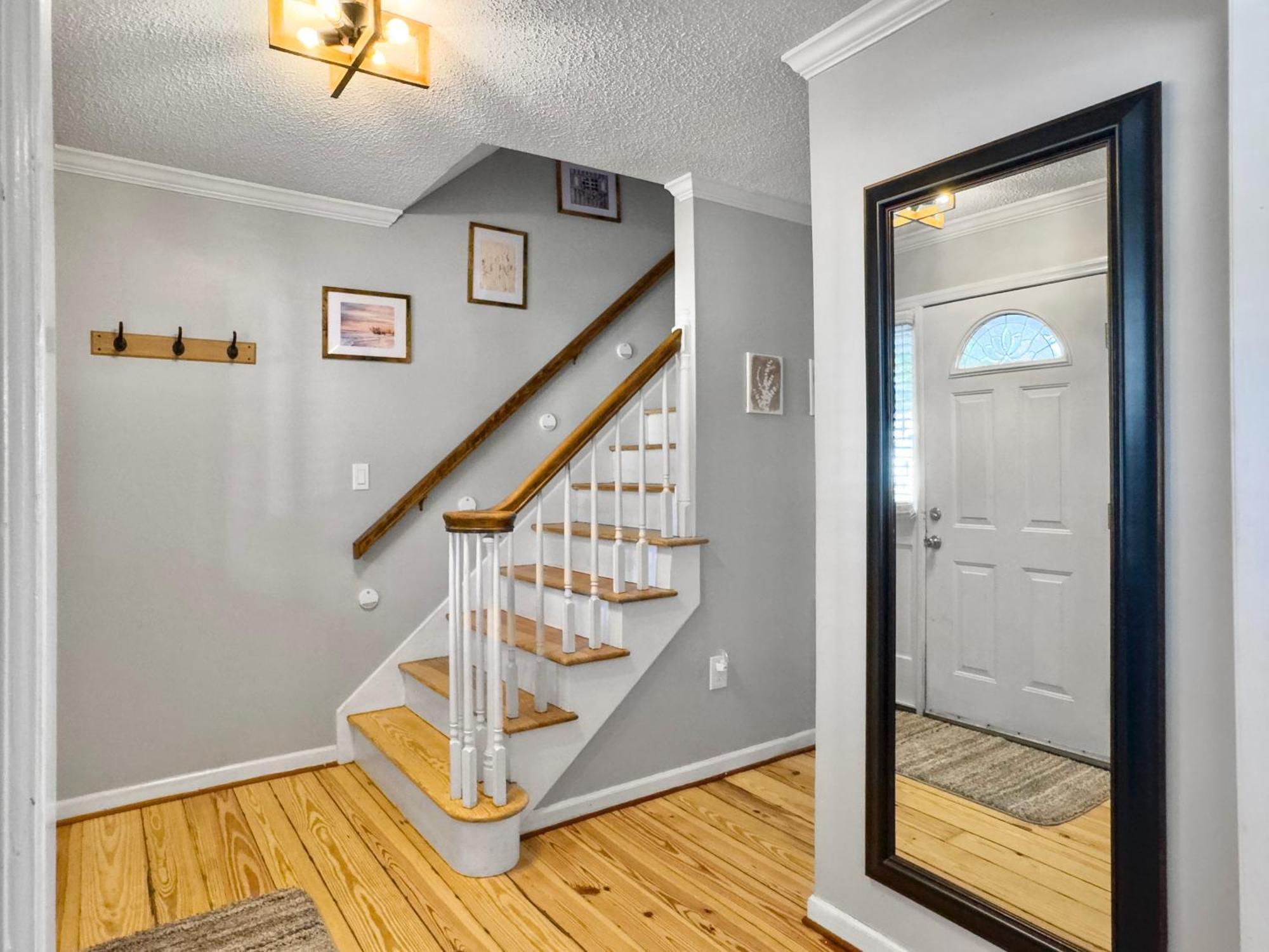 Cozy Away From - Pet-friendly, King Bed