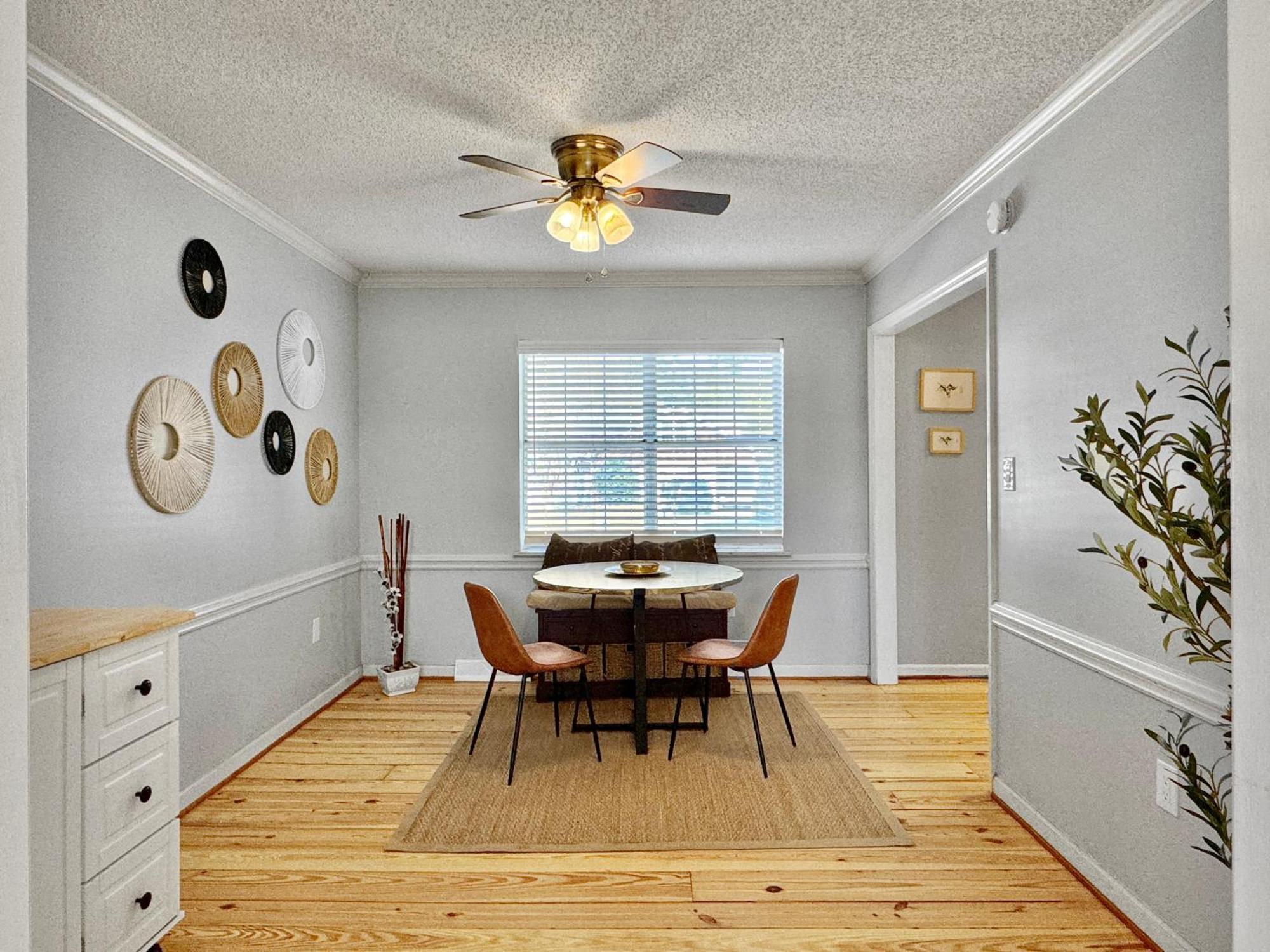 Cozy Away From - Pet-friendly, King Bed Holiday home *