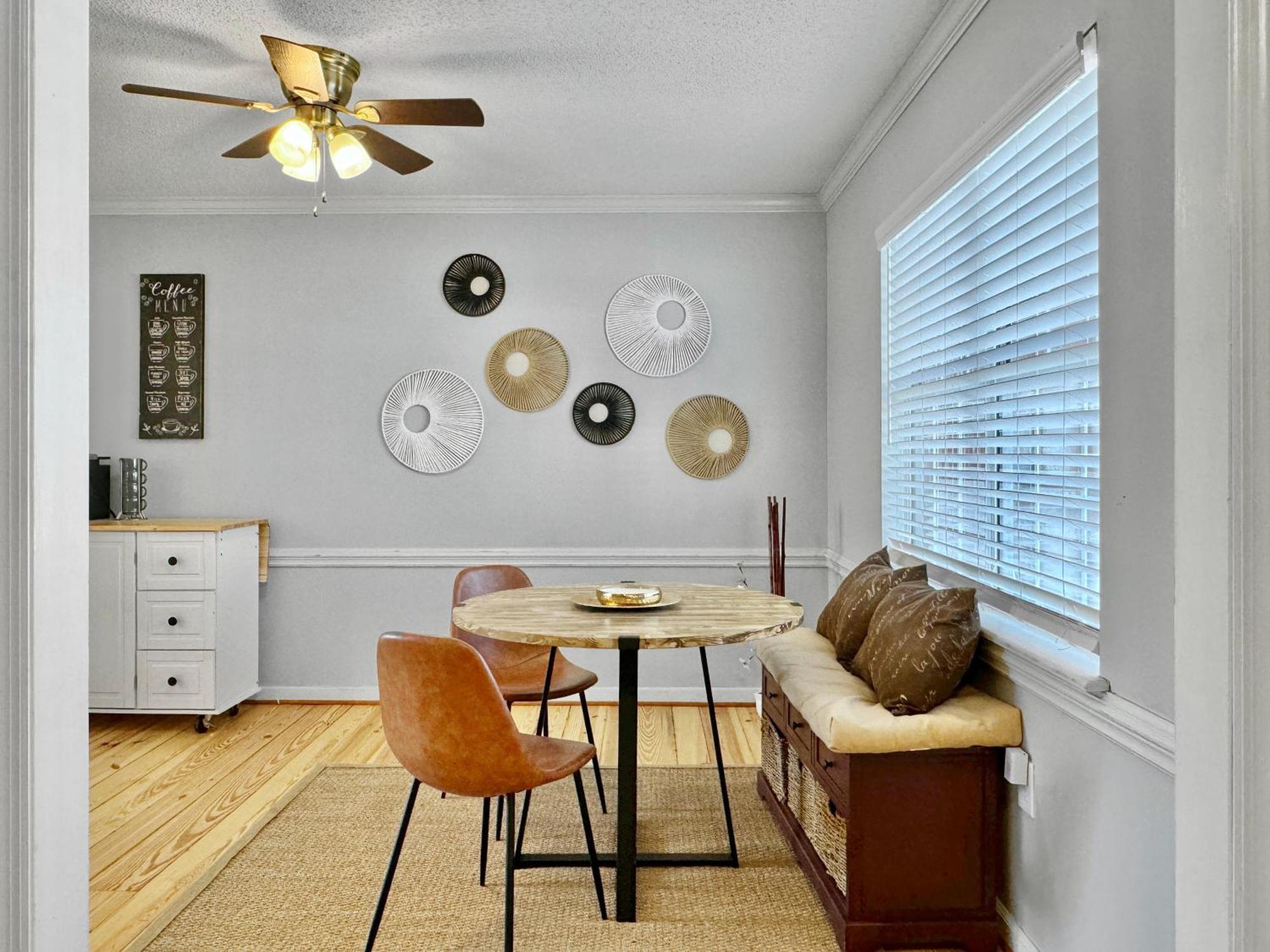 Cozy Away From - Pet-friendly, King Bed * Charleston