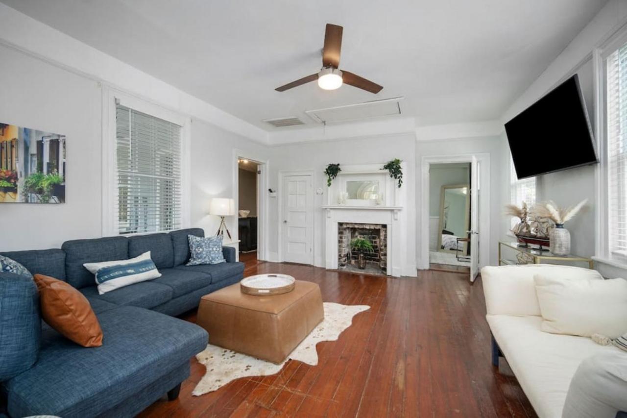 Lovely & Historical 3br - Balcony - Location *