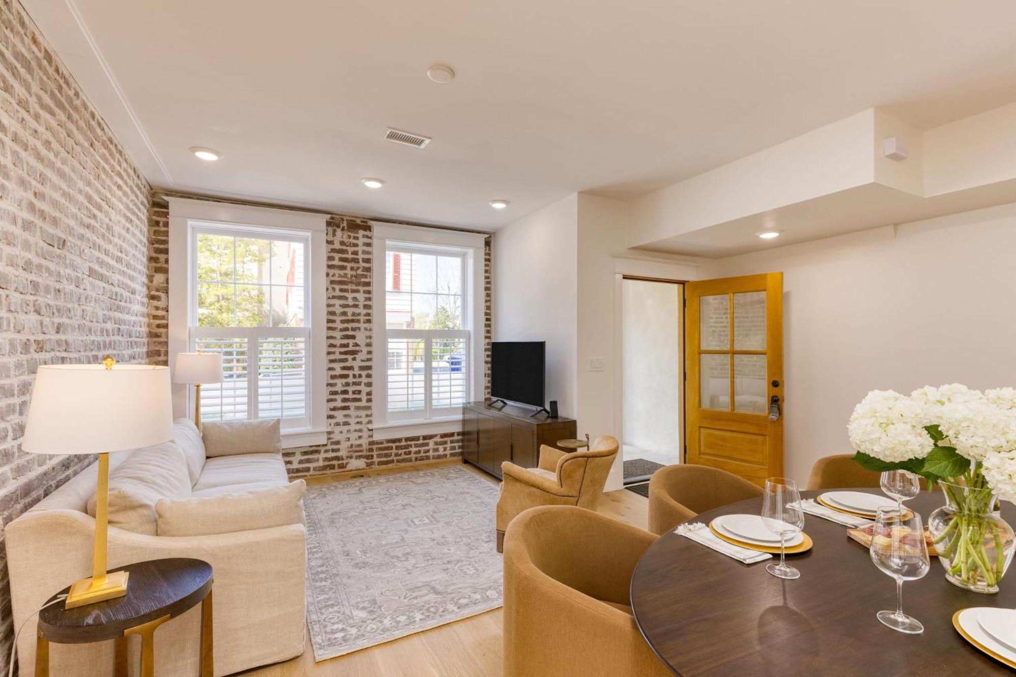 Holiday home State St A By Avantstay Heart Of French Quarter Charleston