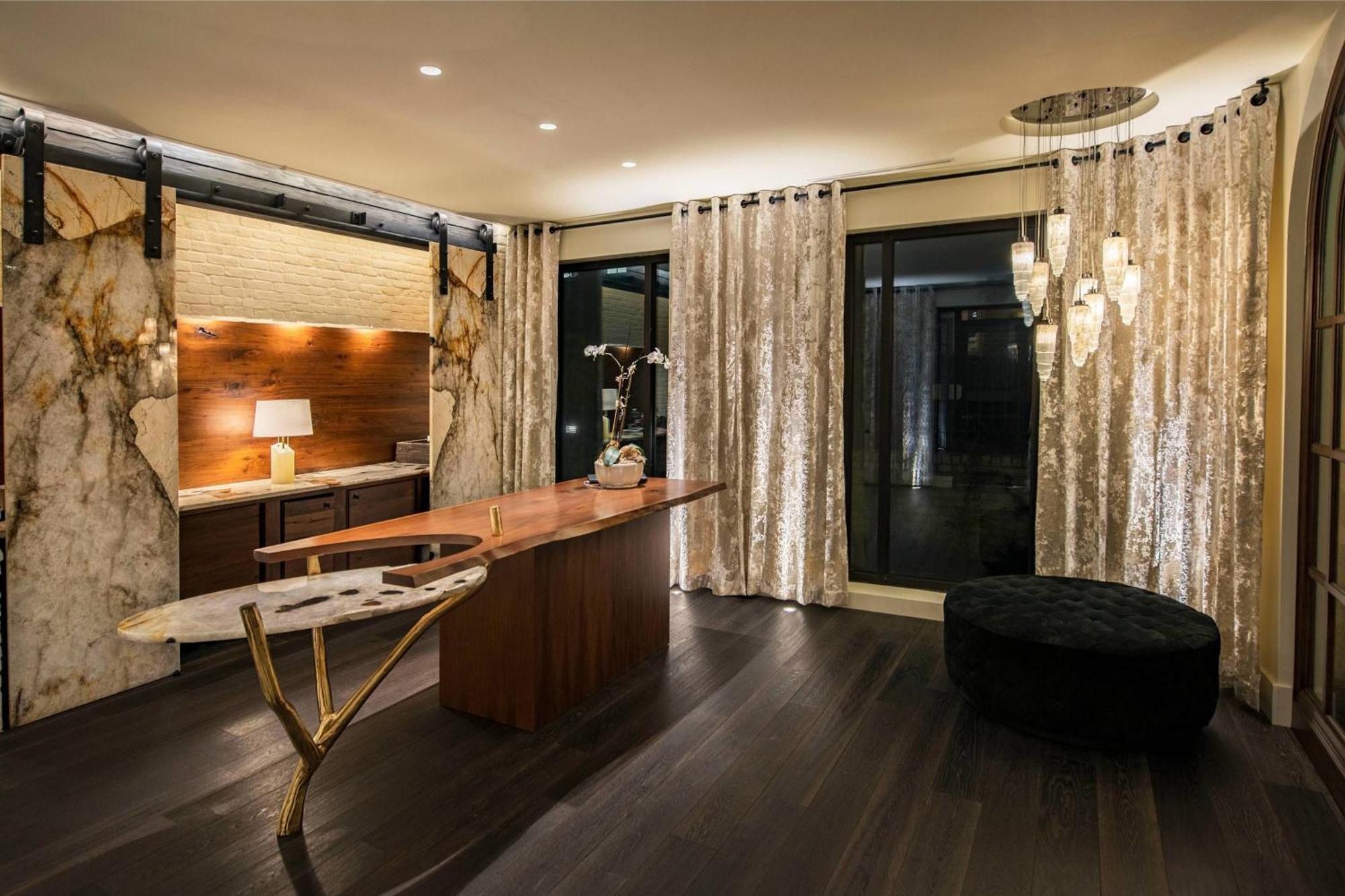 Bella Grace Hotel