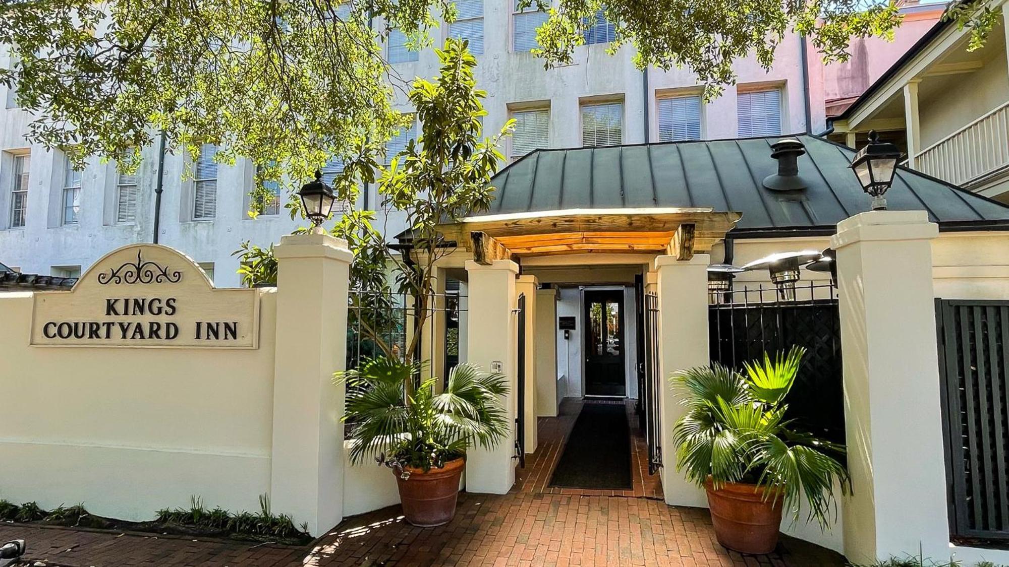 Bed & Breakfast Kings Courtyard