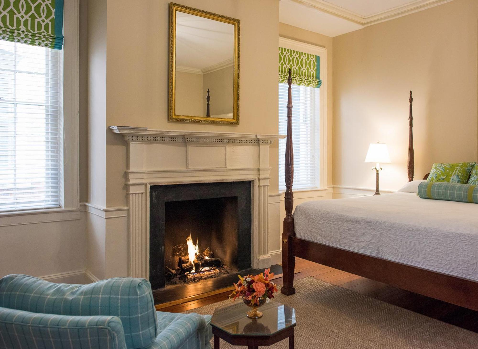 Bed & Breakfast Kings Courtyard 3*