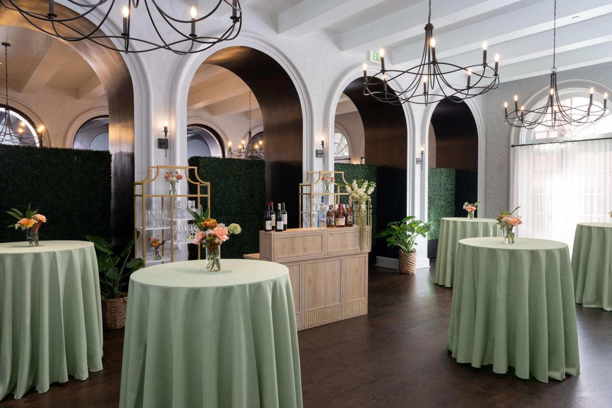 Mills House Charleston, Curio Collection By Hilton Hotel