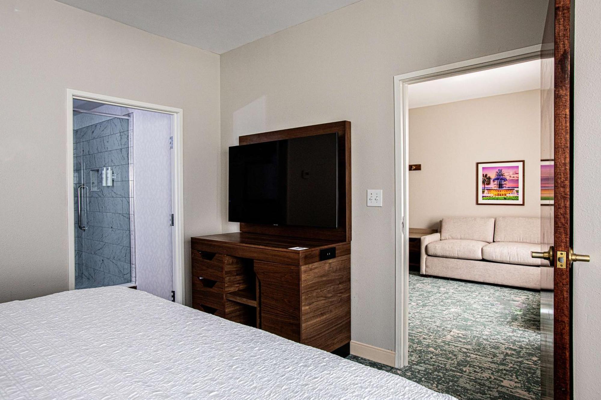 Hampton & Charleston-west Ashley Hotel