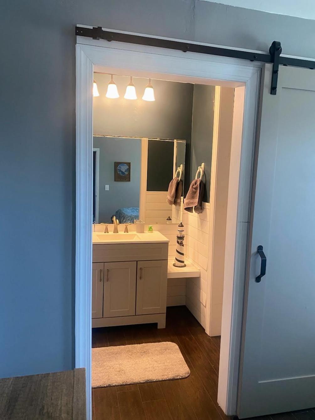 Holiday home Full Townhouse Near Shem Creek & Downtown With Hot Tub