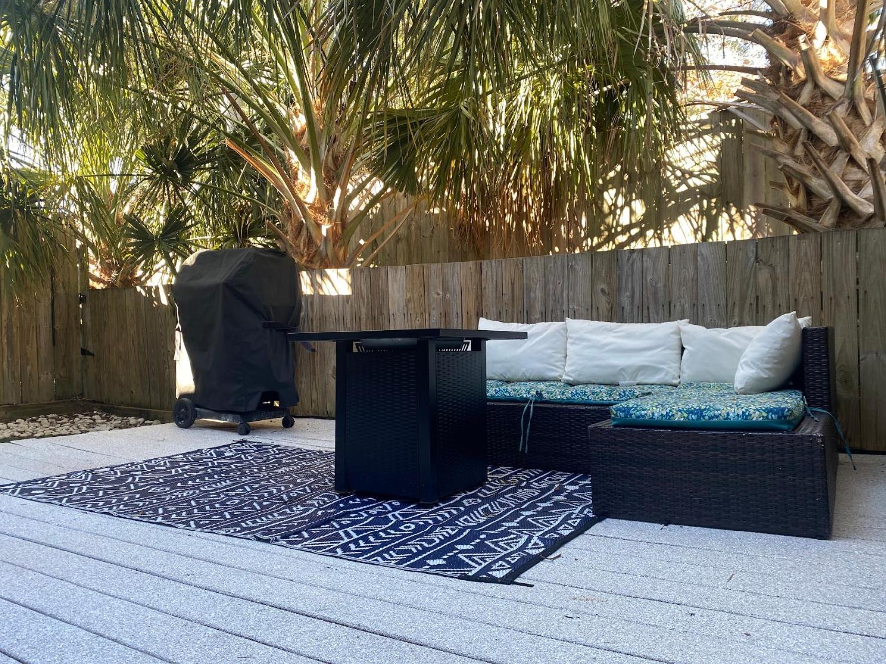 Holiday home Full Townhouse Near Shem Creek & Downtown With Hot Tub *