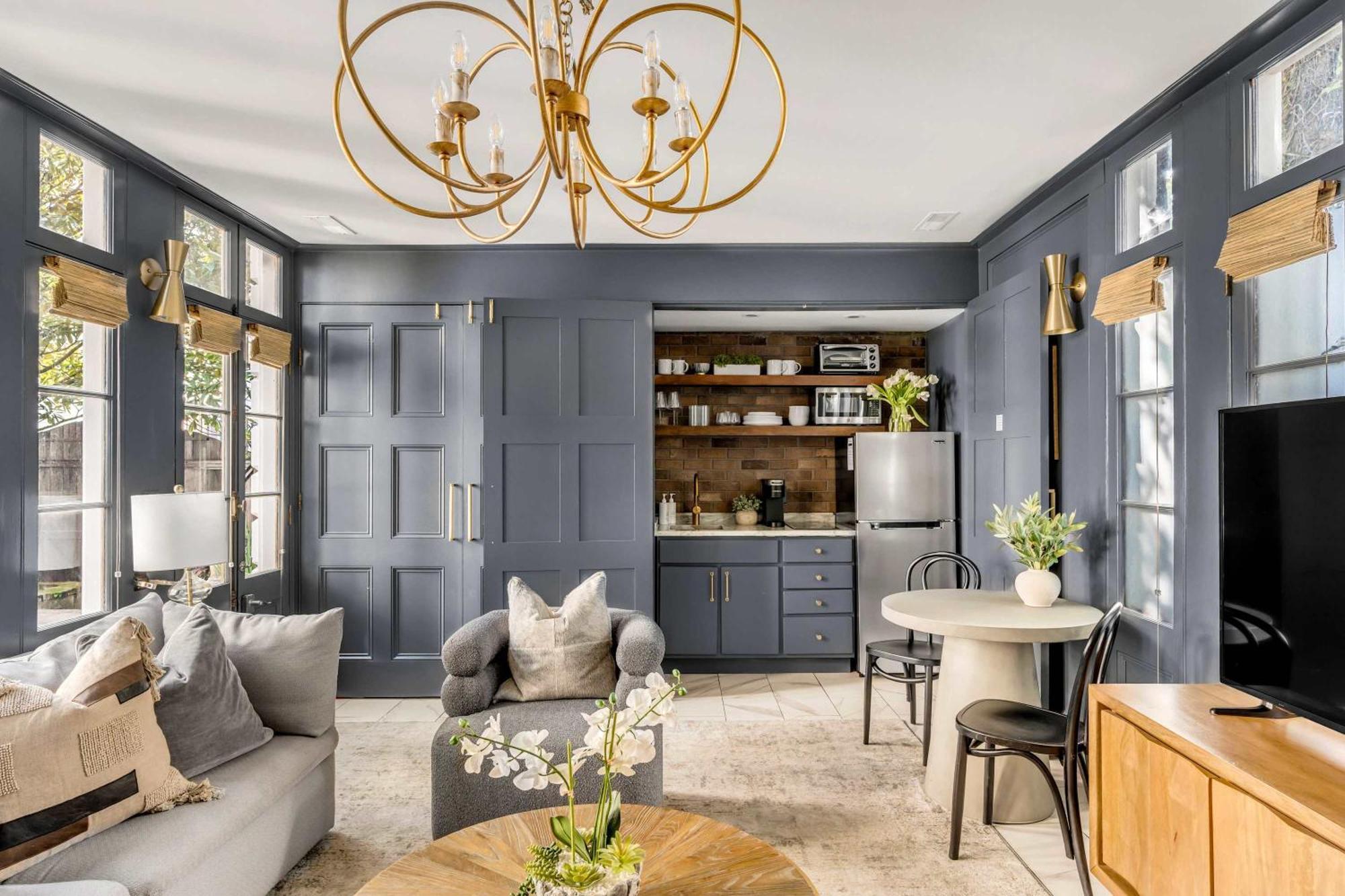 Serene With Beautiful Garden And Heated Pool Charleston