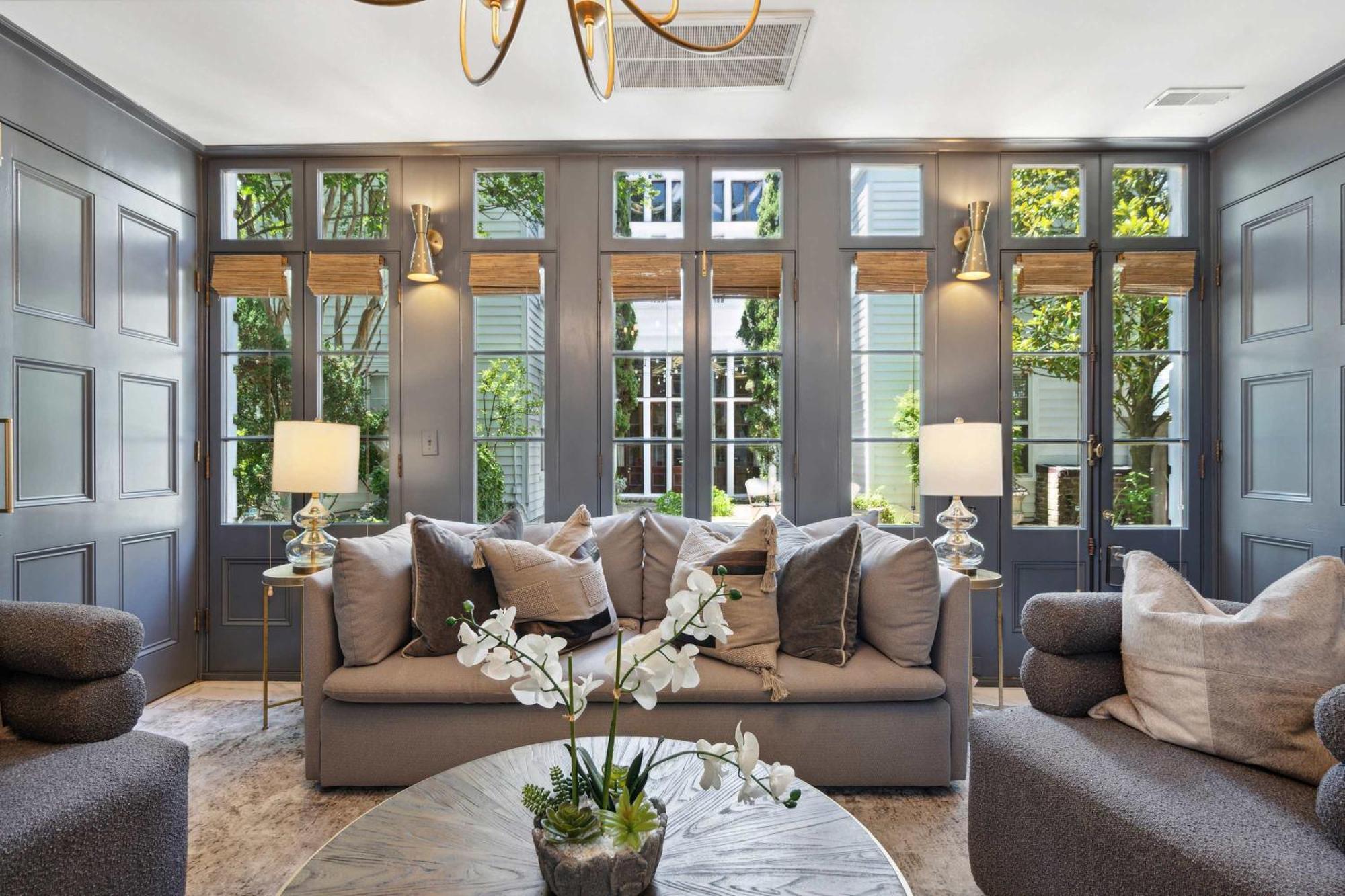Villa Serene With Beautiful Garden And Heated Pool