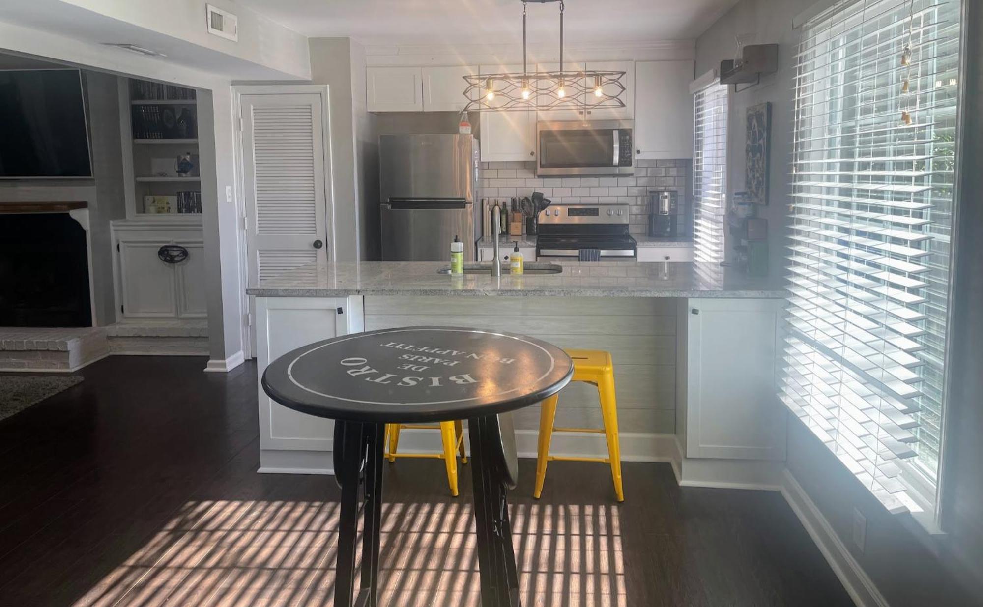 Full Townhouse Near Shem Creek & Downtown With Hot Tub Charleston