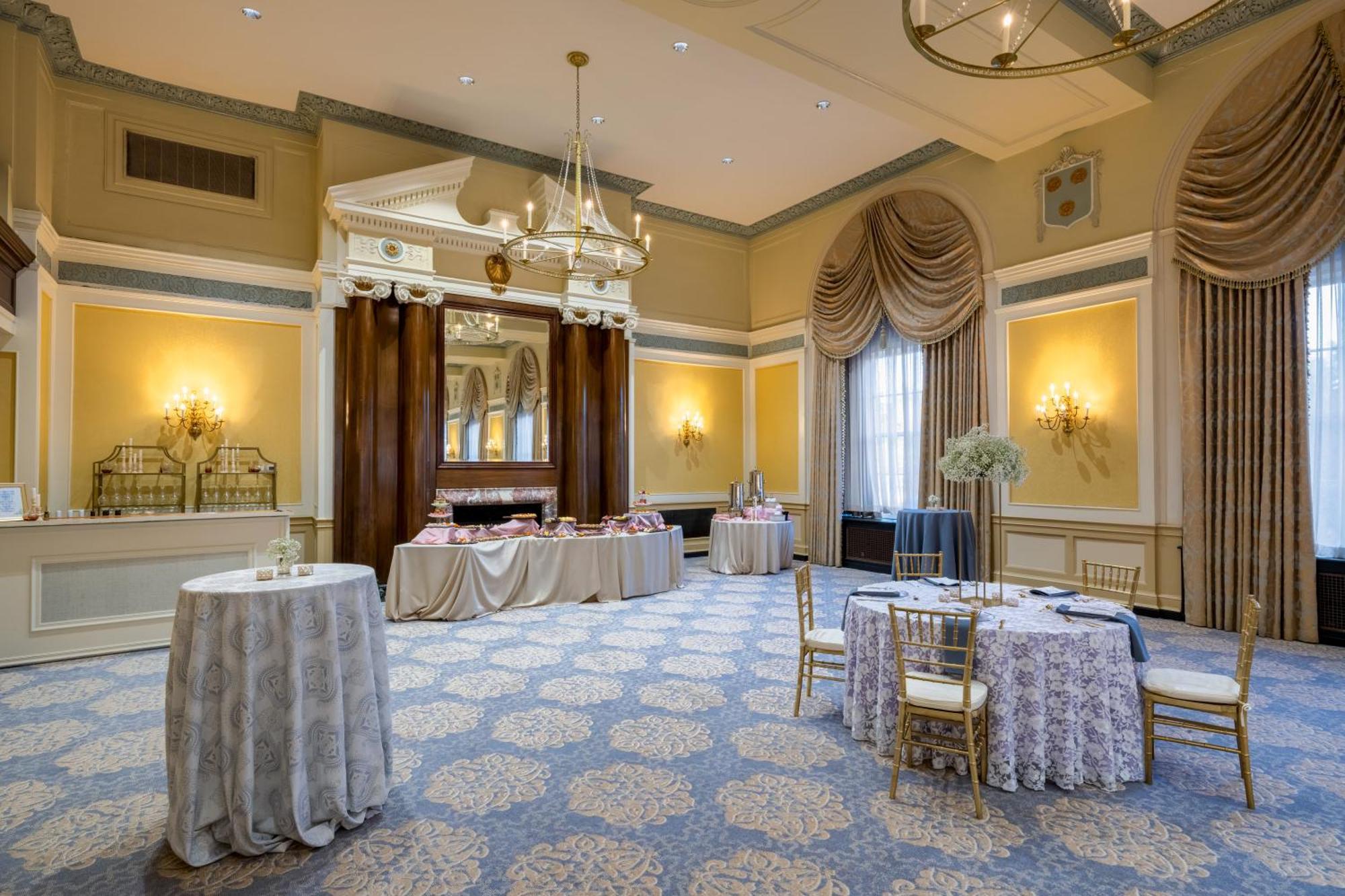 Francis Marion Hotel 4*