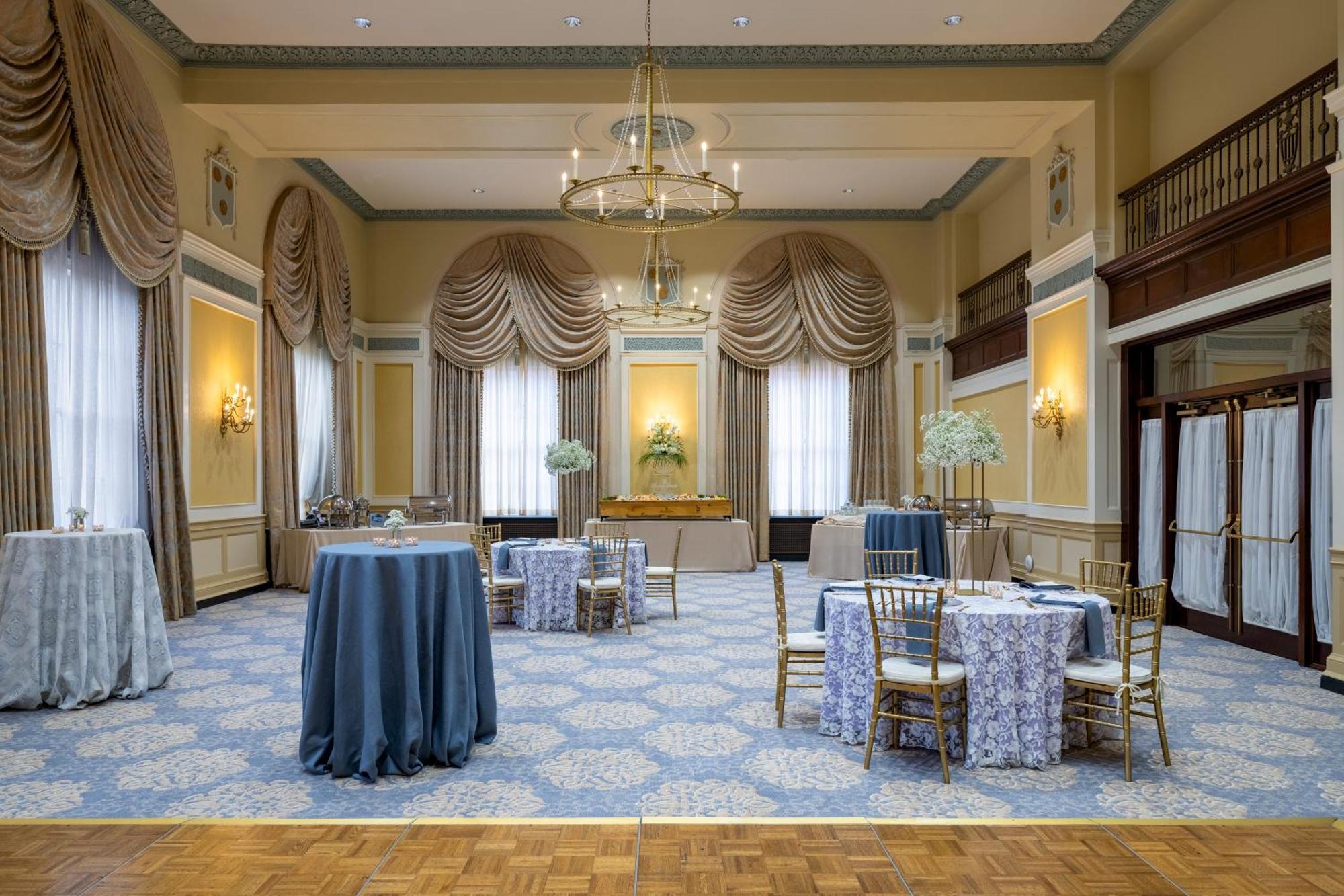 Hotel Francis Marion 4*