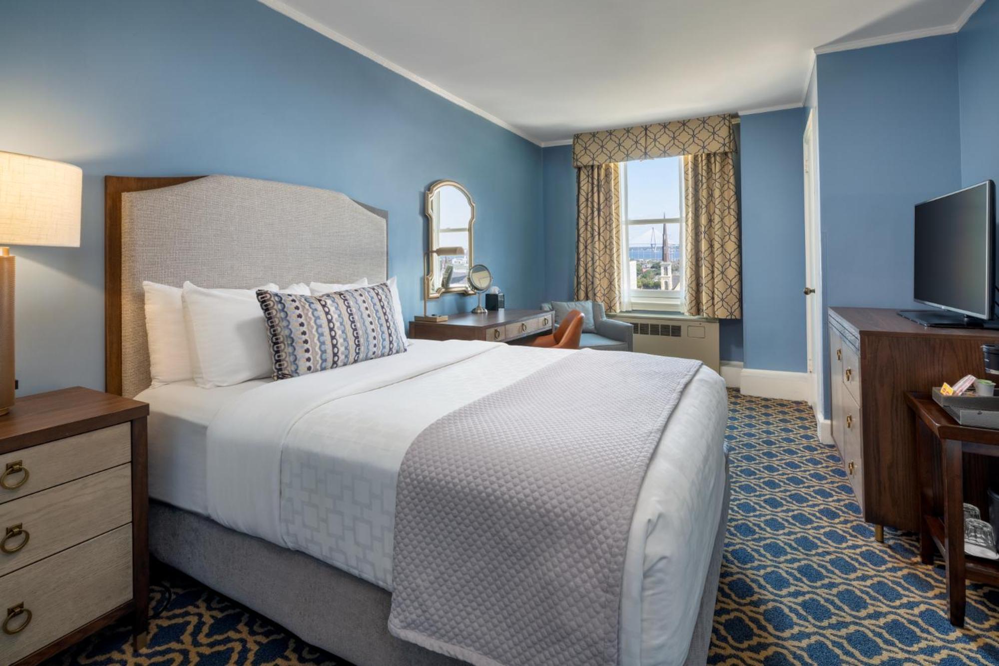 Francis Marion Hotel 4*