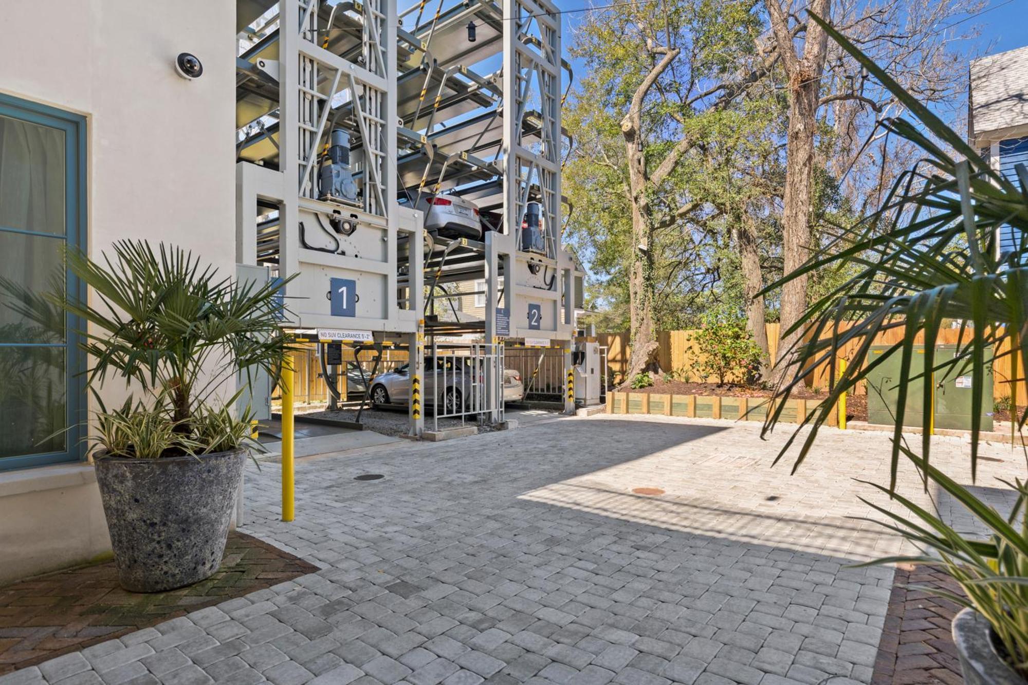 The Iris 5* Charleston
