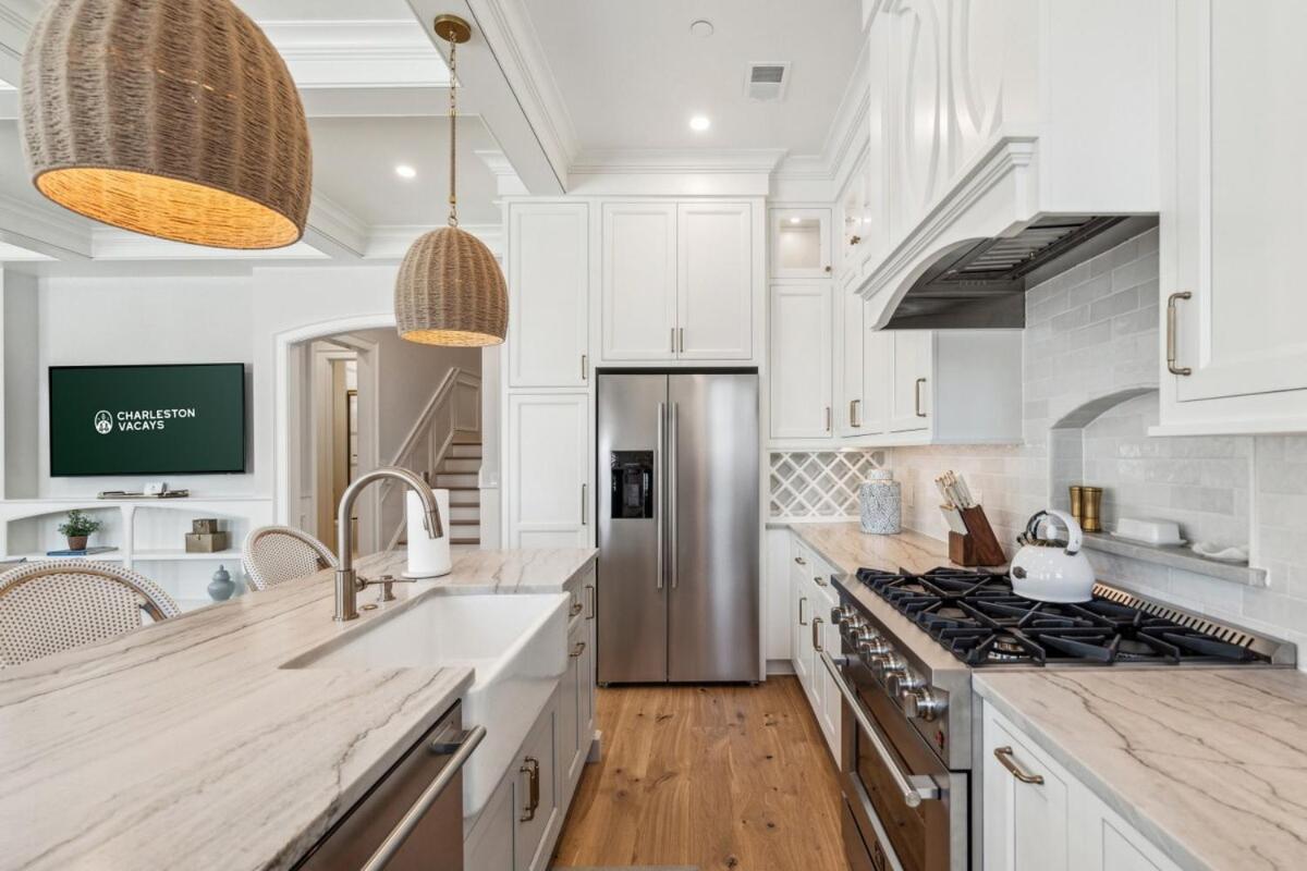 The Chateau - By Vacays Apartment *